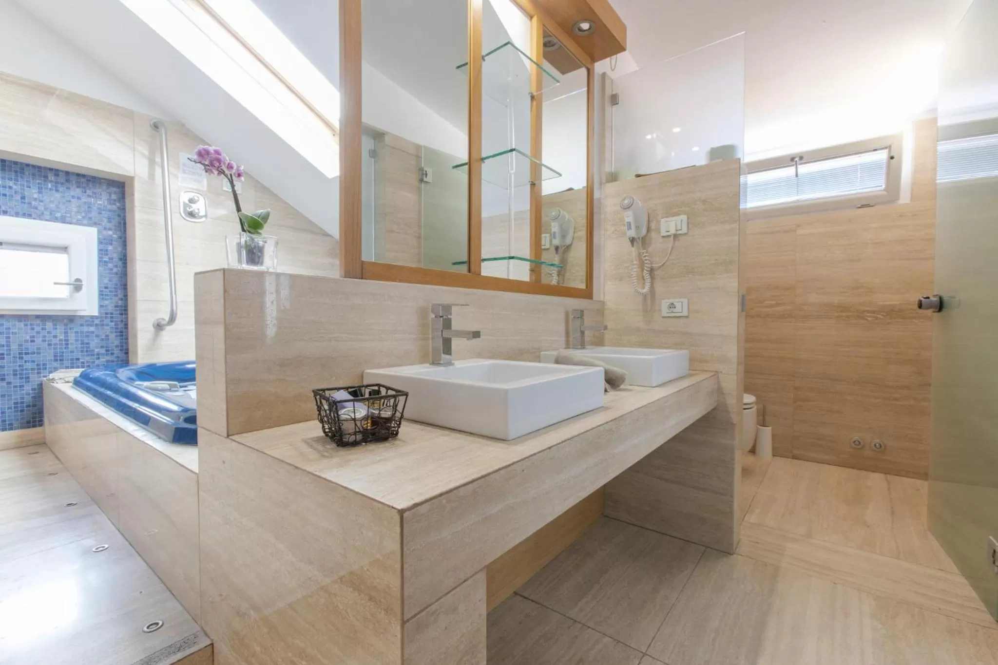 Hot Tub in Eurohotel