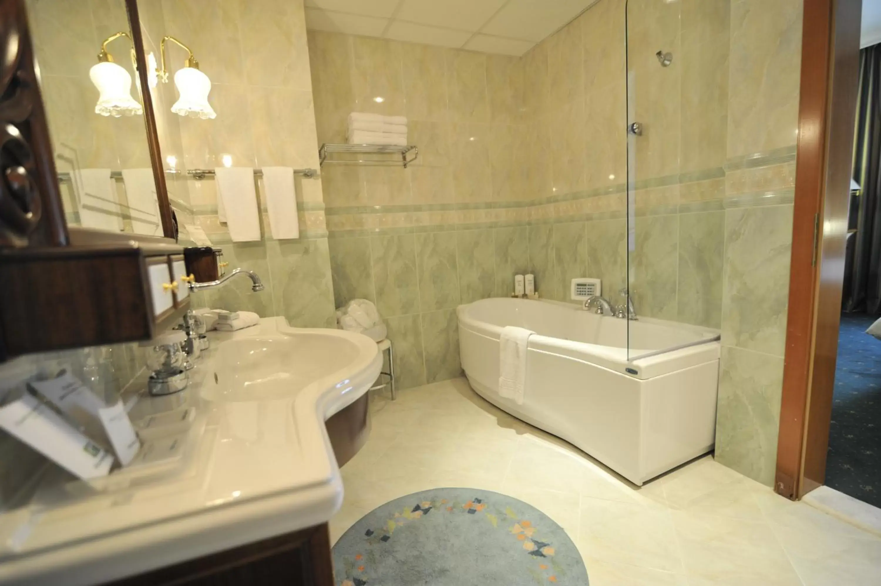 Photo of the whole room, Bathroom in Holiday Inn Skopje, an IHG Hotel