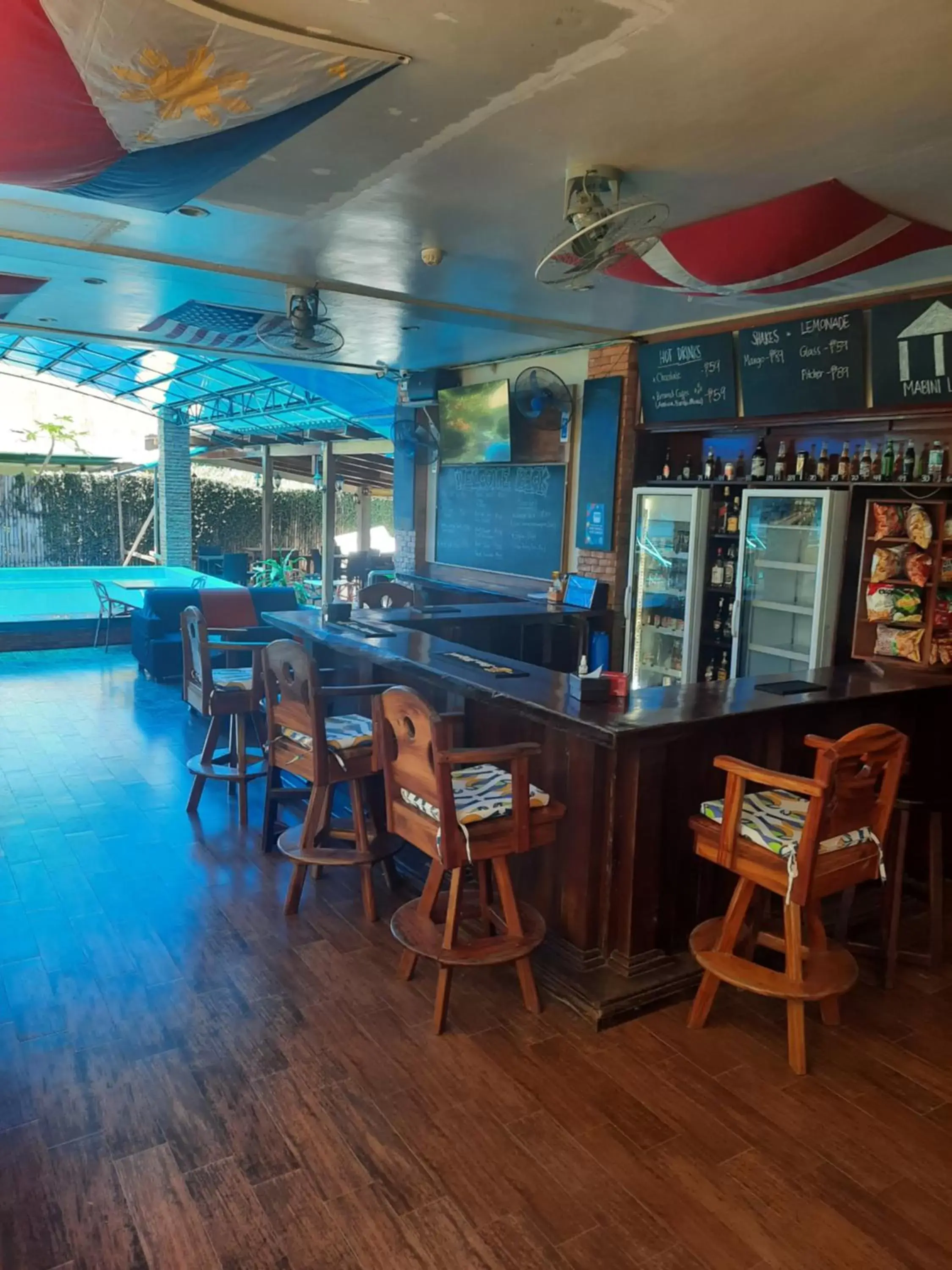 Restaurant/places to eat in Mabini Hotel Restaurant/places to eat in Mabini Hotel