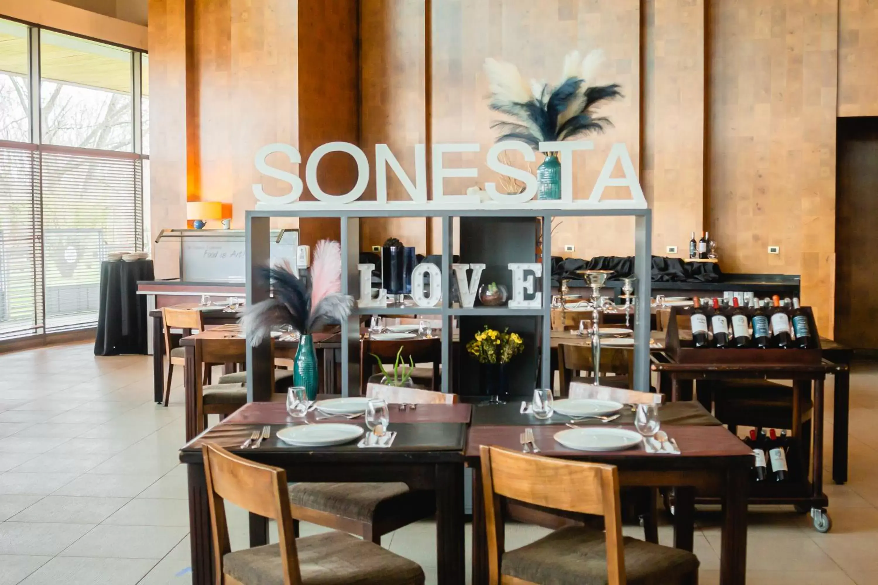 Lounge or bar, Restaurant/Places to Eat in Sonesta Hotel Osorno
