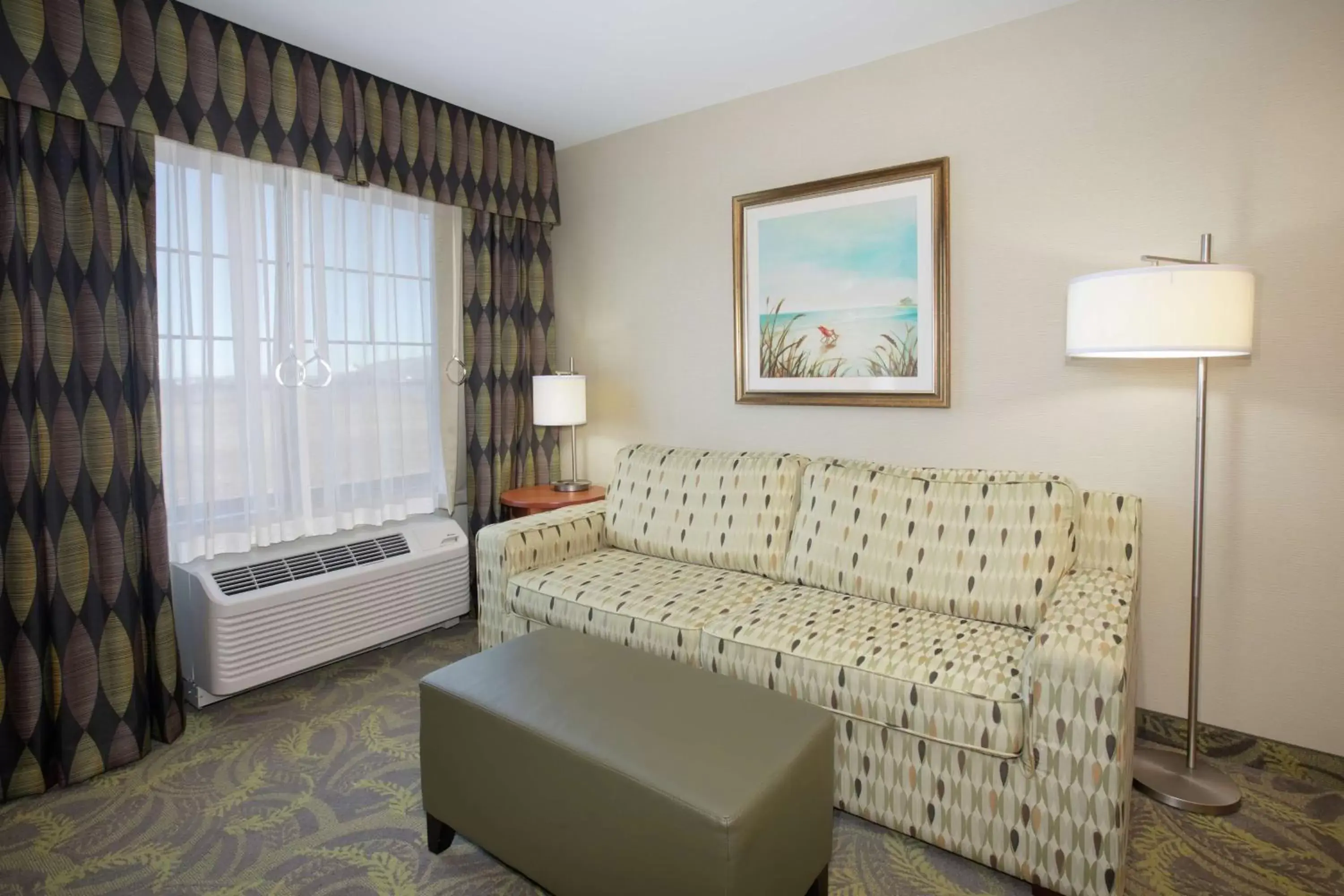 Living room, Seating Area in Hampton Inn & Suites Astoria
