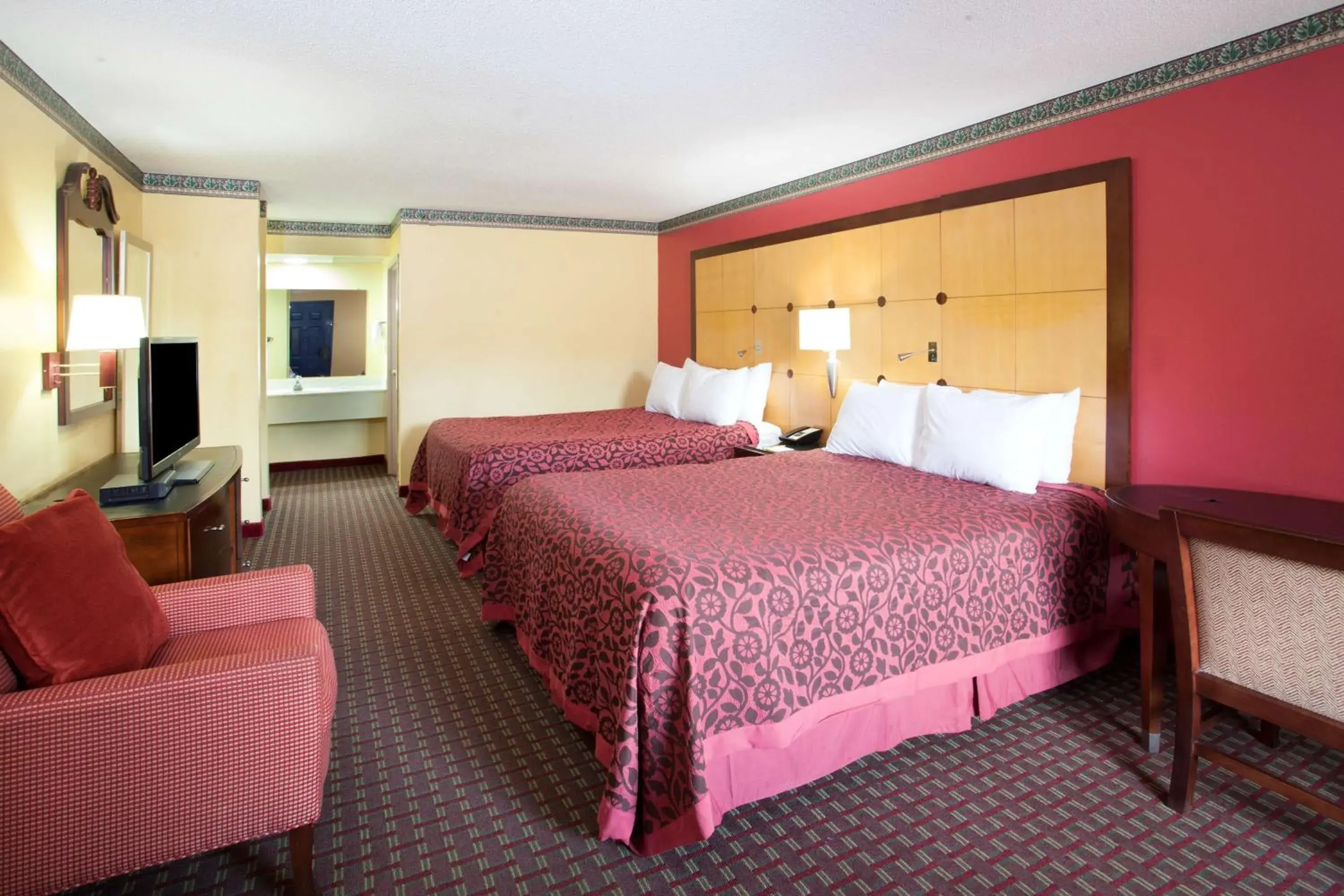 Queen Room with Two Queen Beds - Smoking in Days Inn by Wyndham Covington