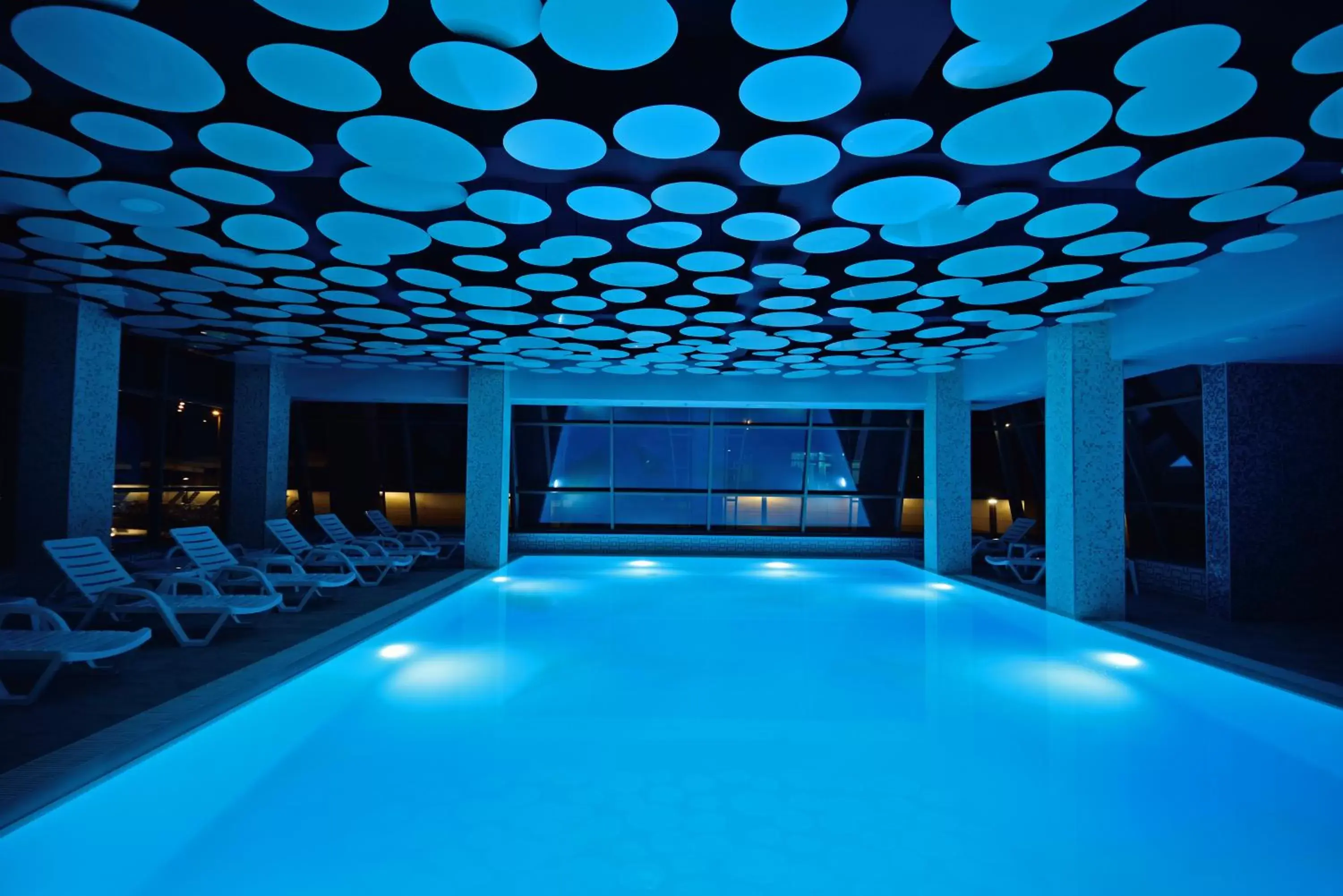 Swimming pool in The Grand Gloria Hotel Swimming pool in The Grand Gloria Hotel