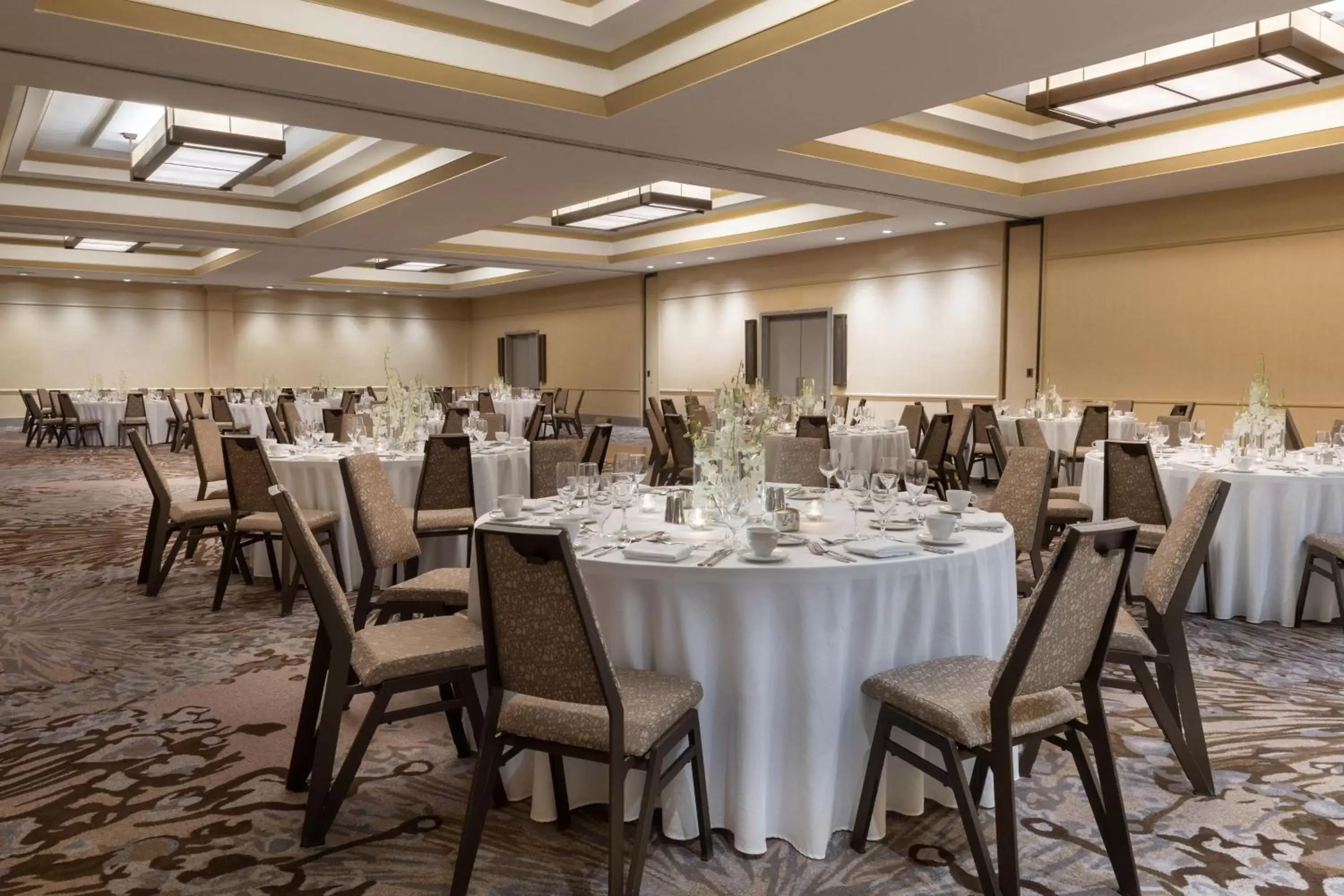 Meeting/conference room, Restaurant/Places to Eat in The Westin Tysons Corner