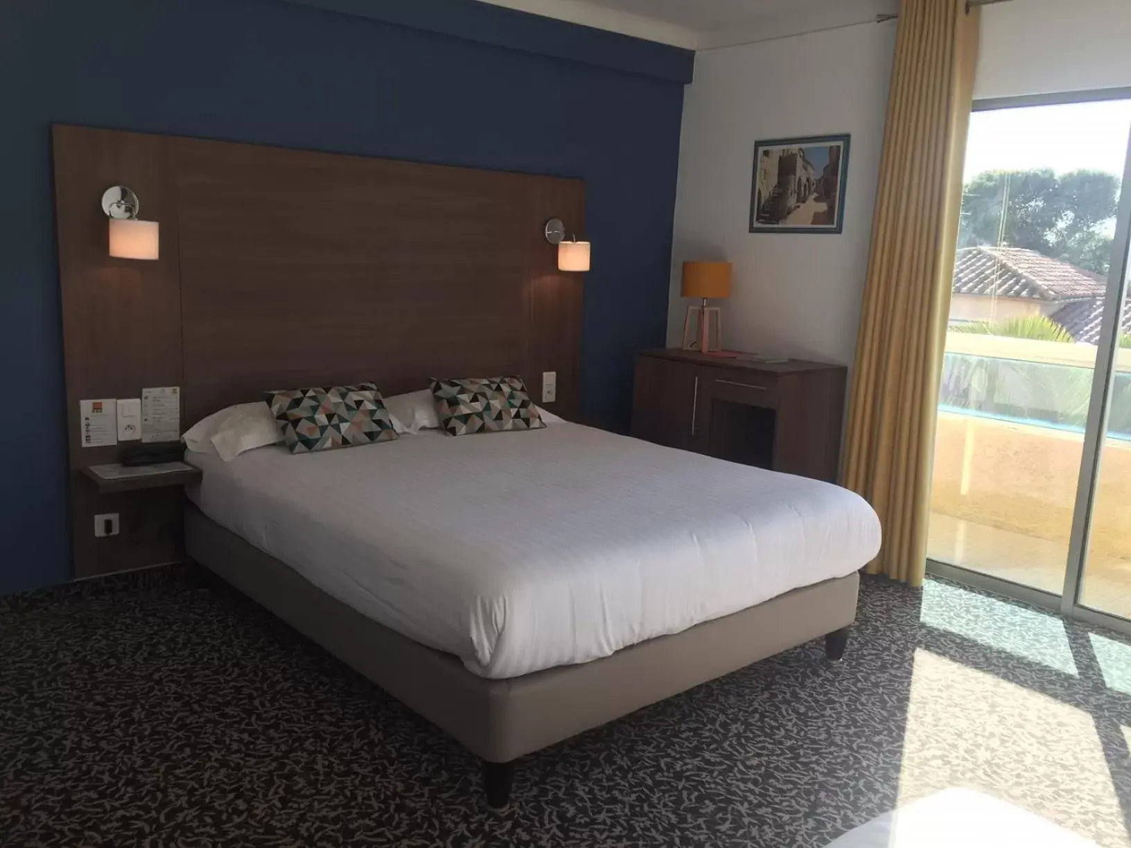 Bedroom, Bed in Le Galion Hotel et Restaurant Canet Plage - Logis