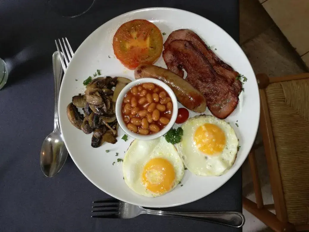 Breakfast in Lodge on Main Guest House and Conference Centre