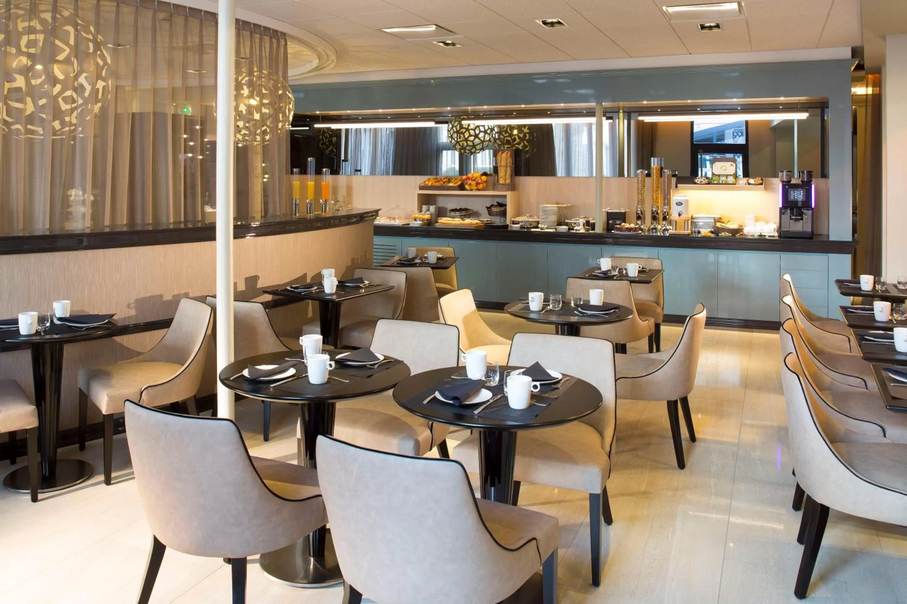 Buffet breakfast in Oceania Le Jura Dijon