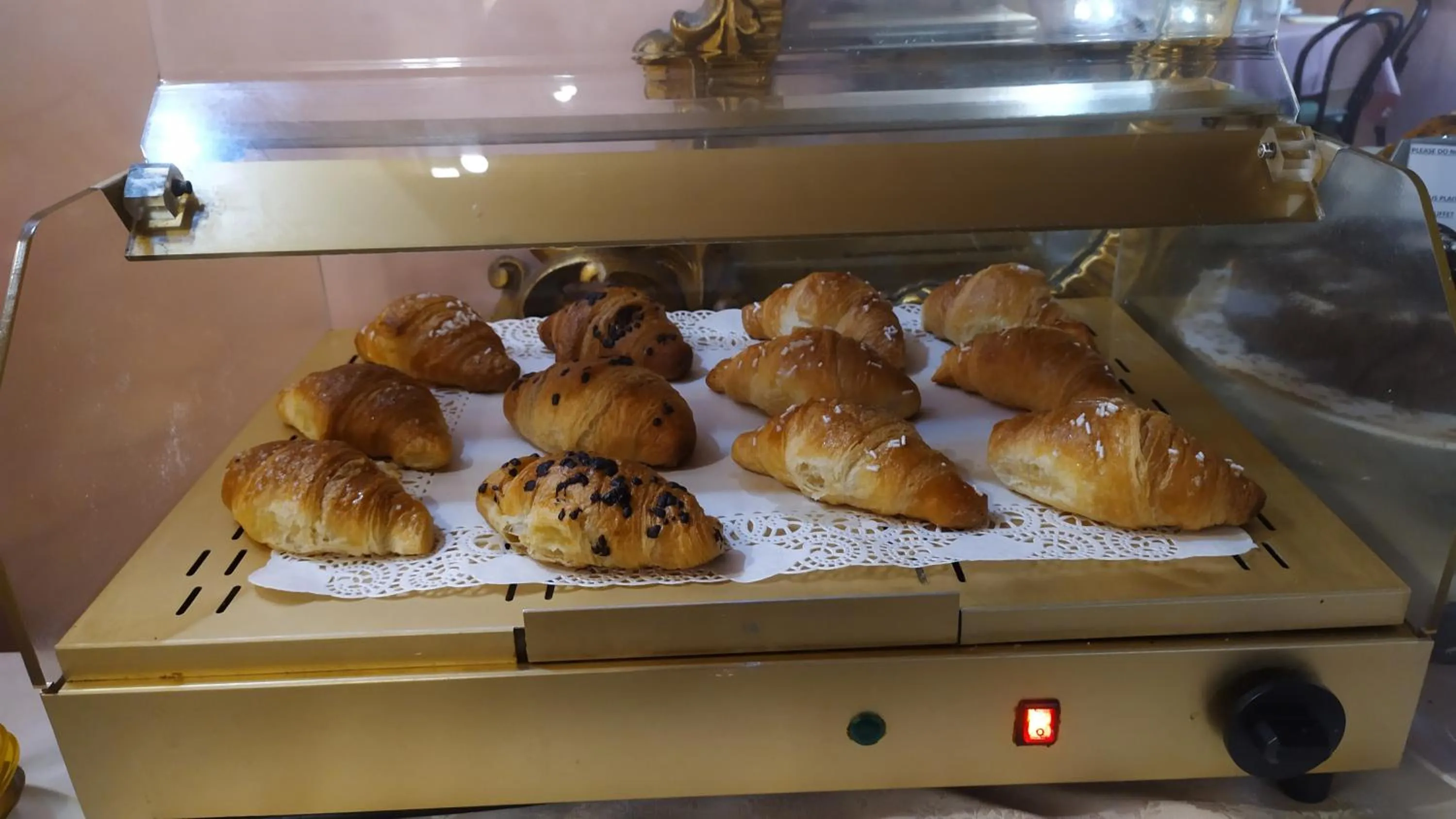 Breakfast in Hotel Antico Moro