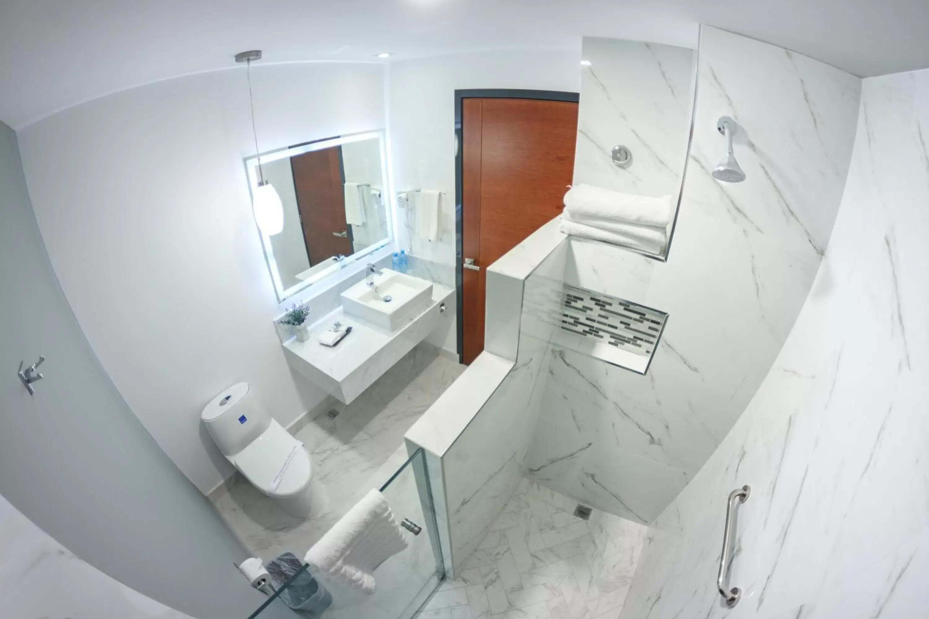 Bathroom in Hotel Fray Select