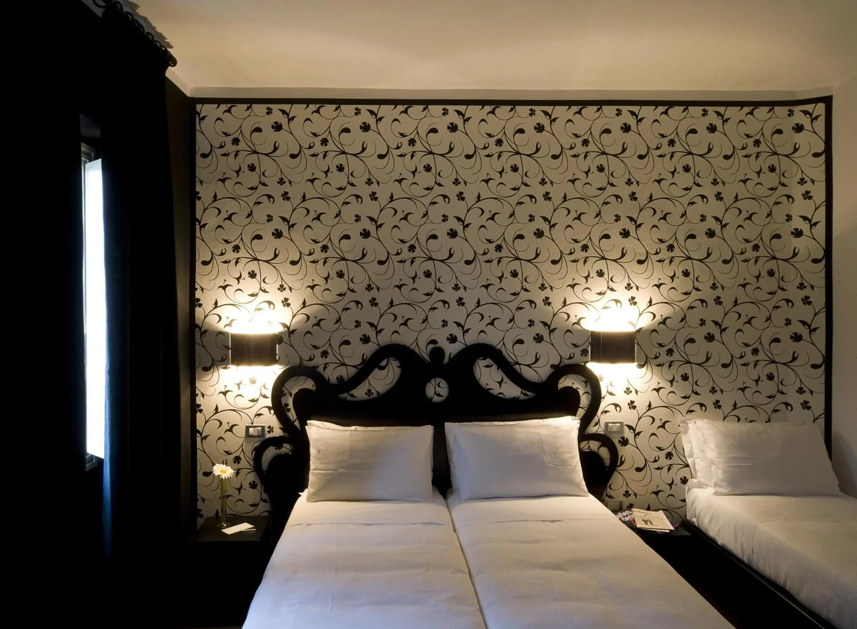 Decorative detail, Bed in Hotel Universo - WTB Hotels