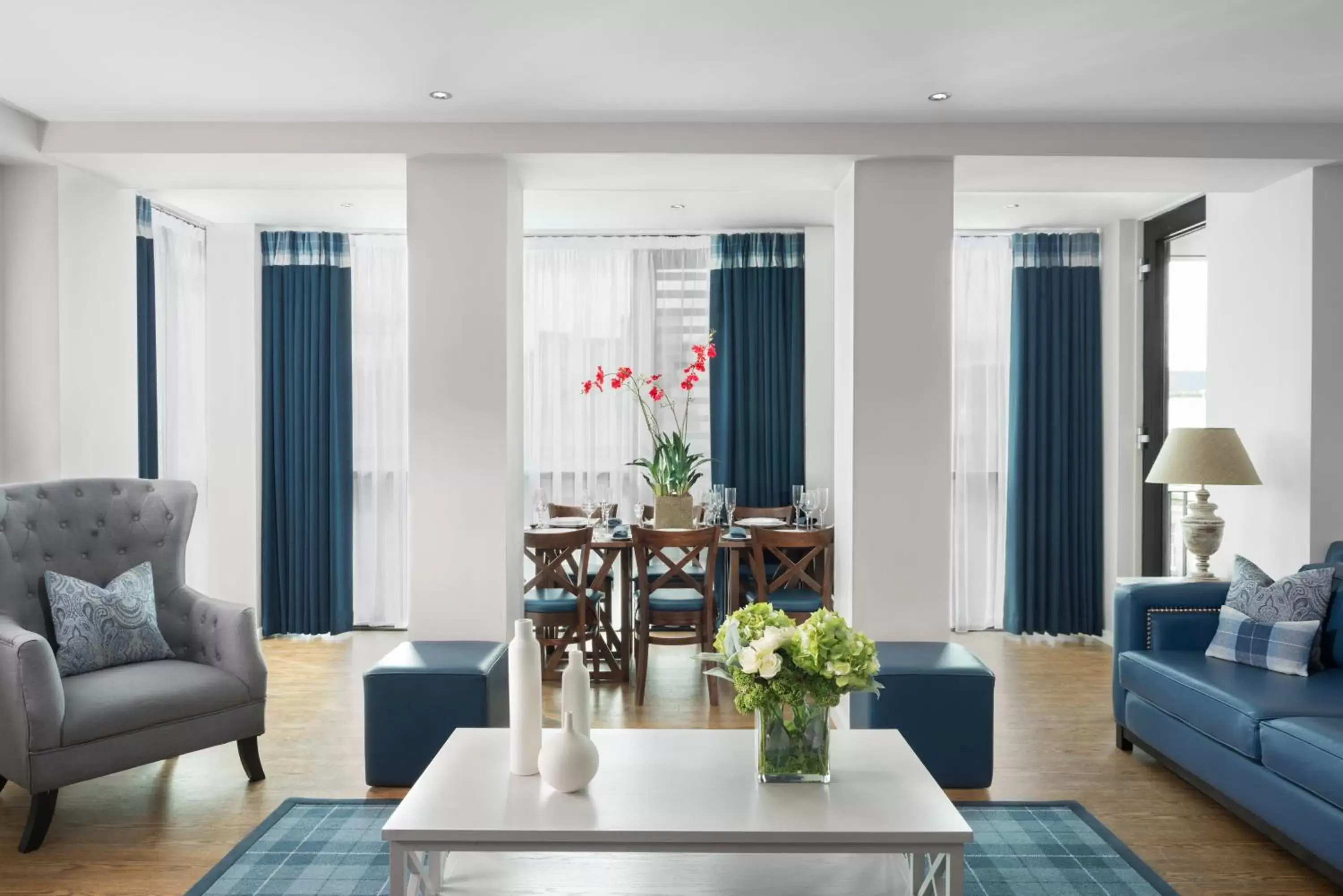 Living room, Seating Area in Princes Street Suites