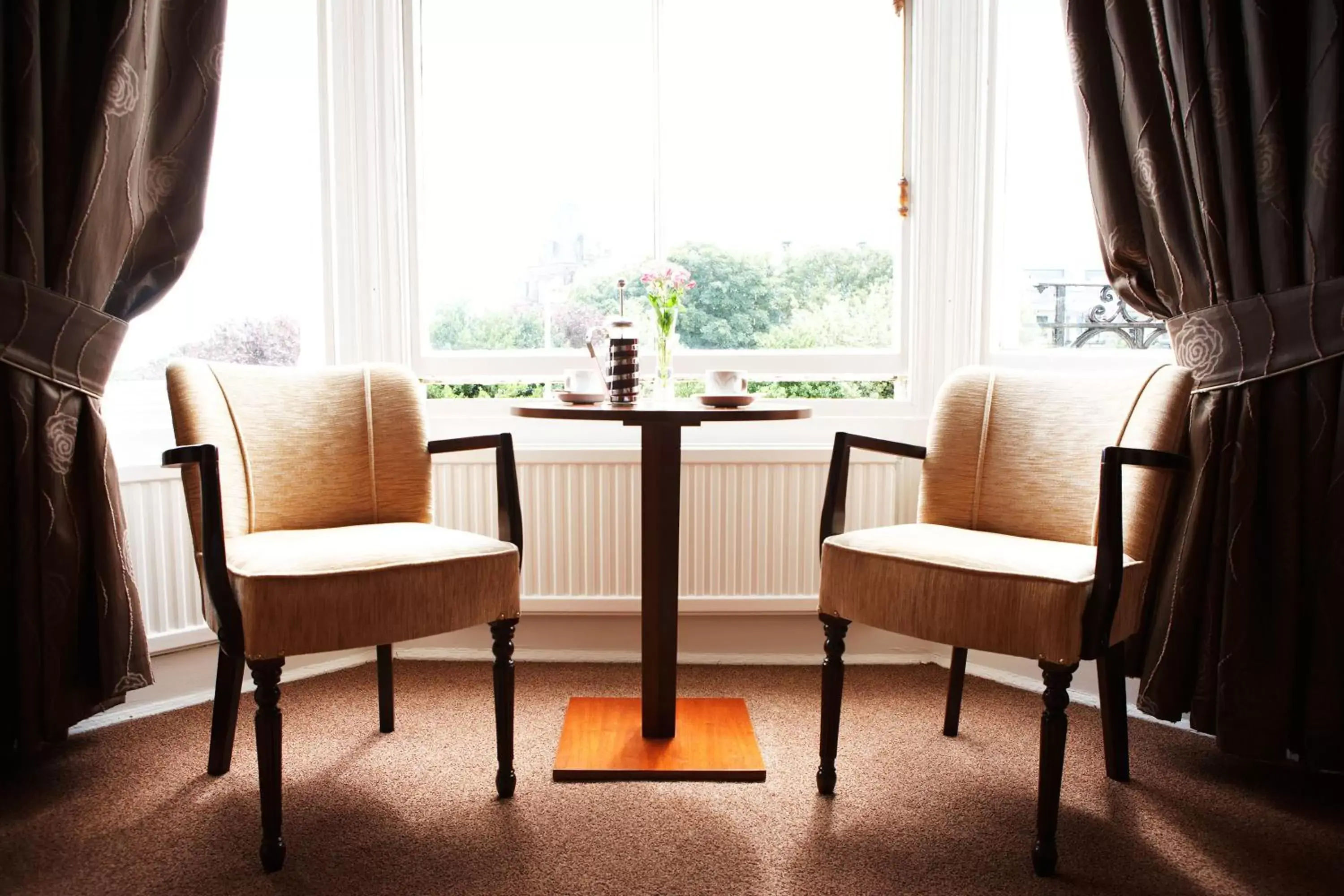 Coffee/tea facilities, Seating Area in The Red Lea Hotel