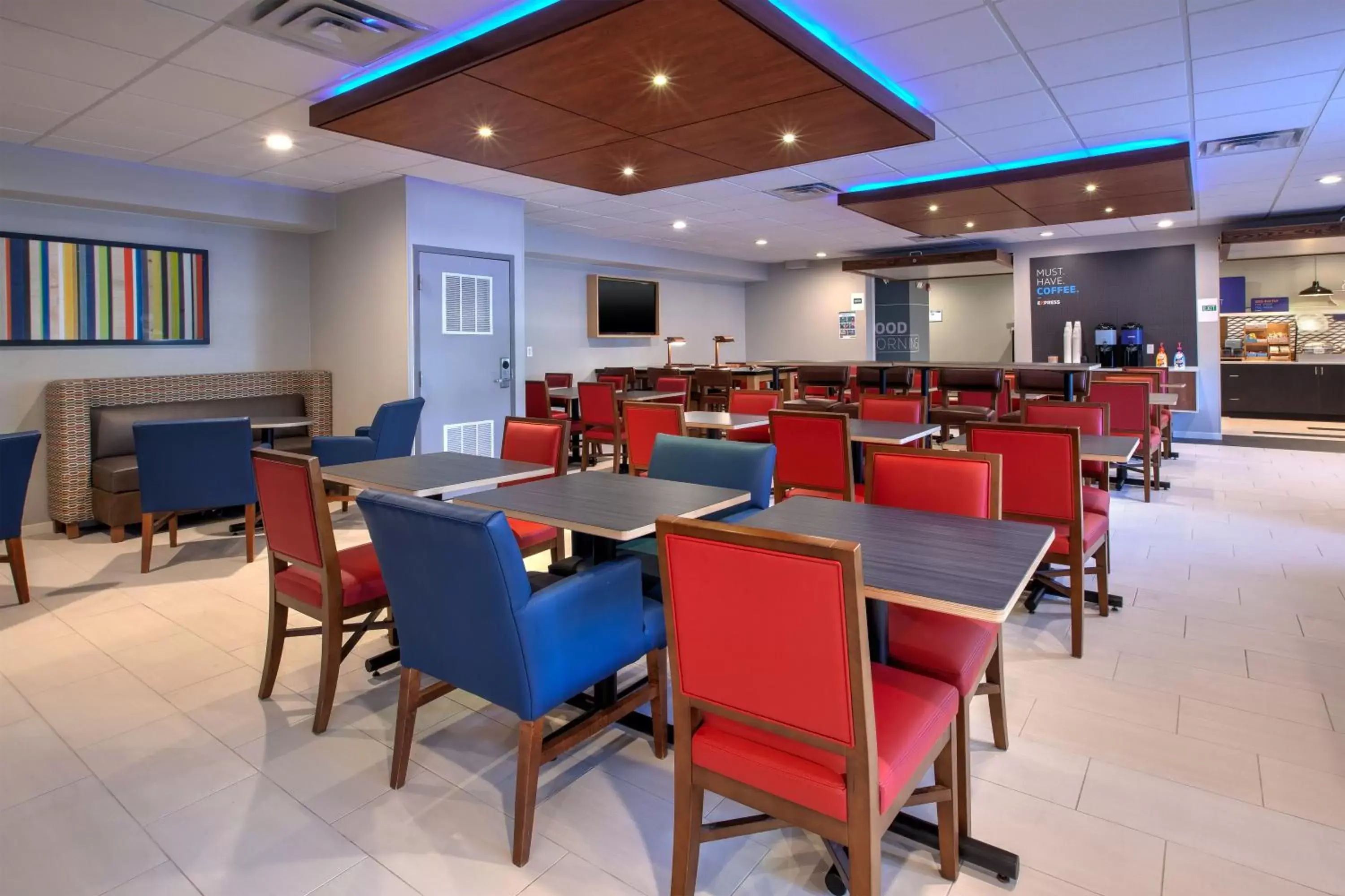 Seating area, Restaurant/Places to Eat in Holiday Inn Express Absecon-Atlantic City Area, an IHG Hotel