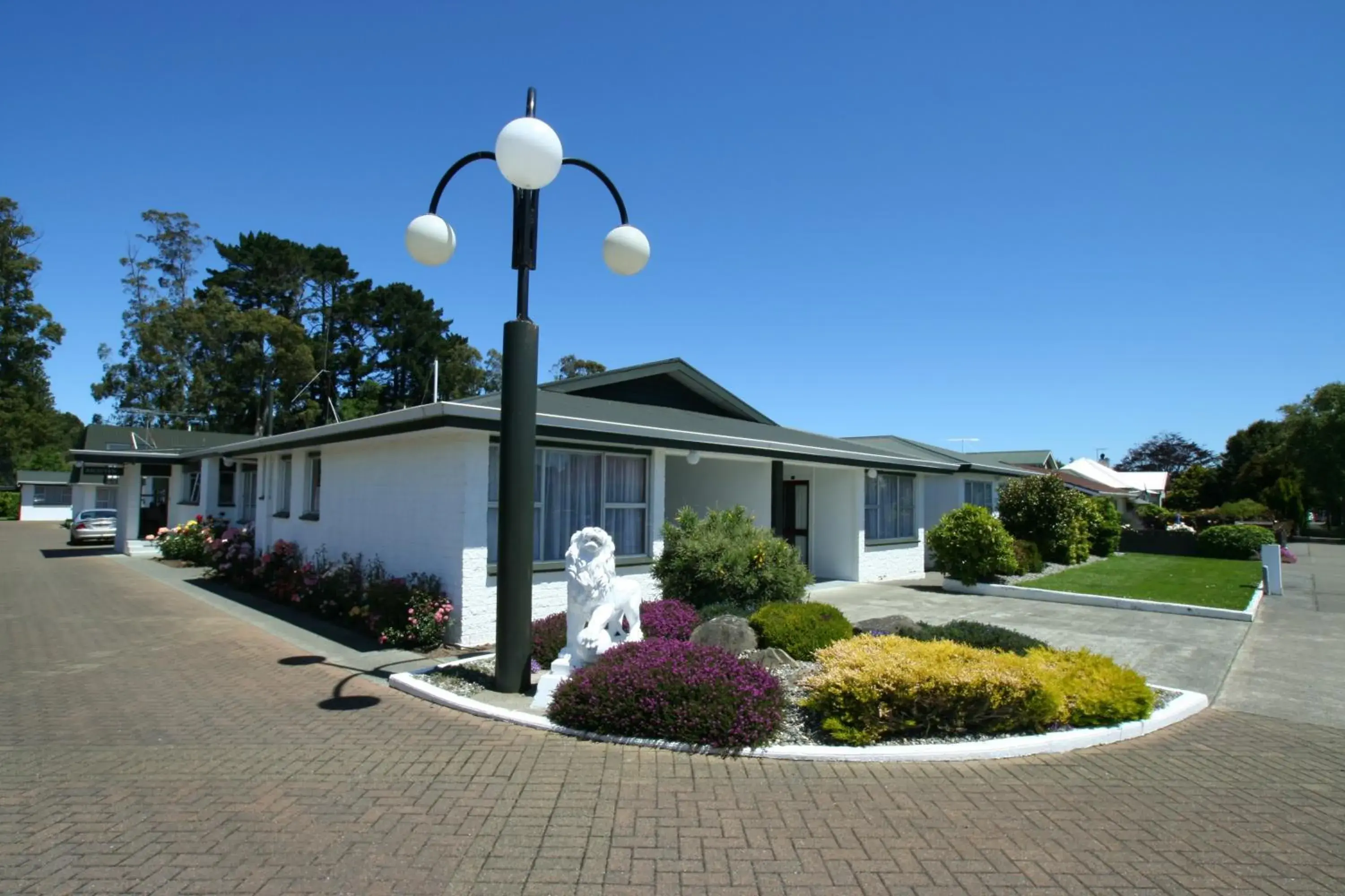 Facade/entrance in Queens Park Motels Facade/entrance in Queens Park Motels