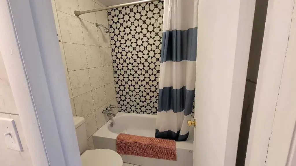 Bathroom in Sussex Motel
