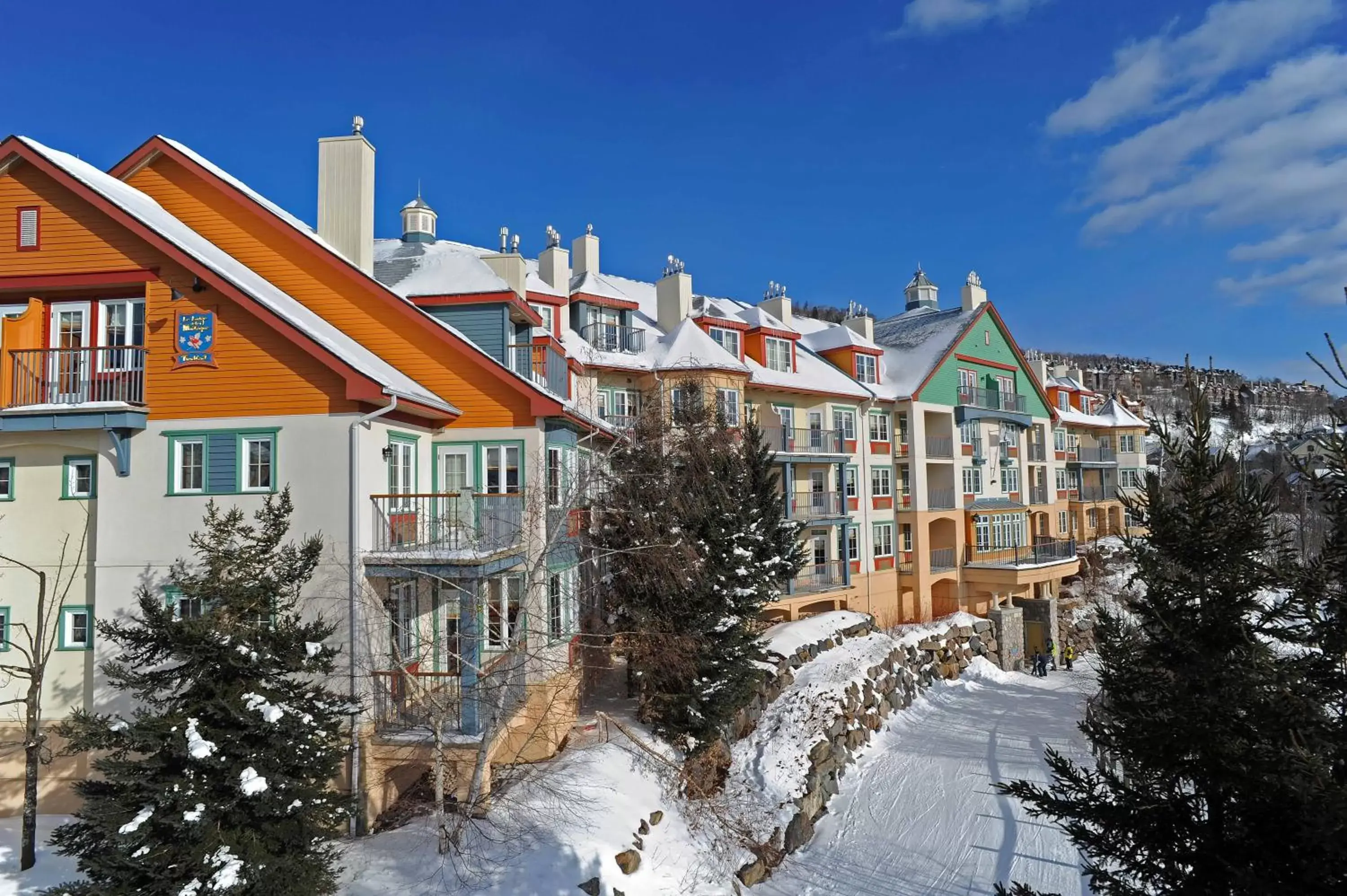 Facade/entrance, Winter in Lodge de la Montagne