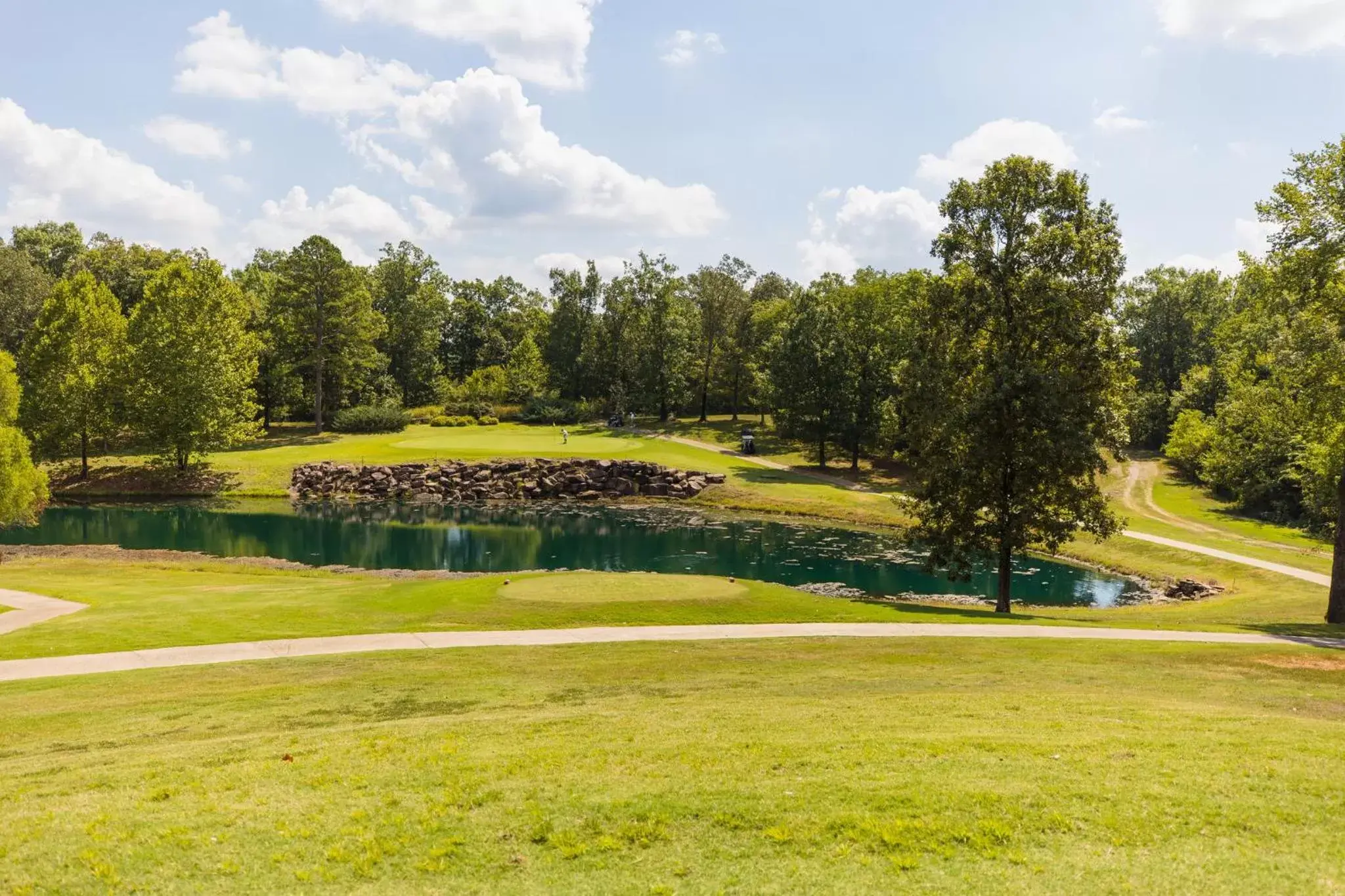 Area and facilities, Golf in Holiday Inn Express & Suites Batesville, an IHG Hotel