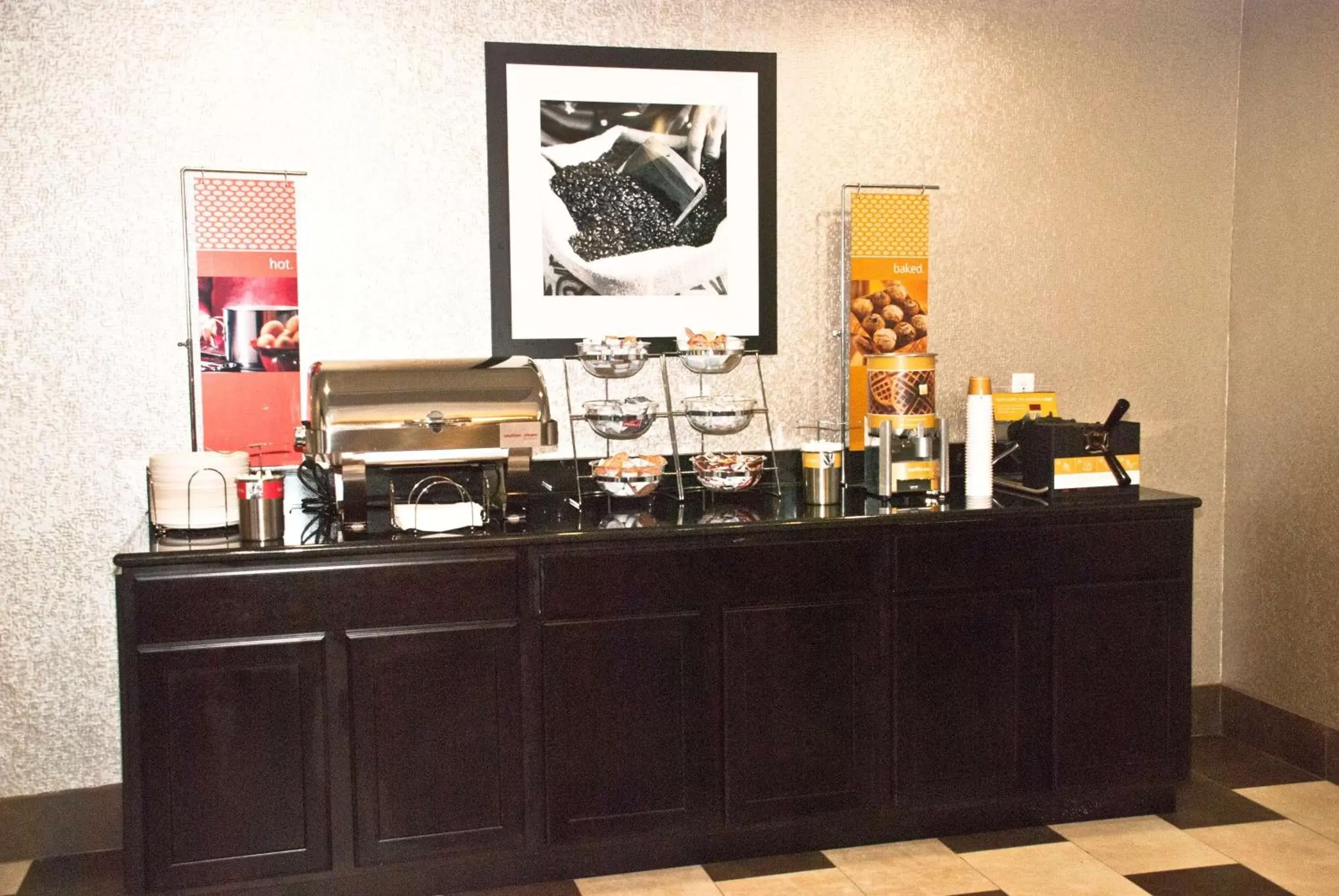 Dining area, Restaurant/Places to Eat in Hampton Inn Maumelle