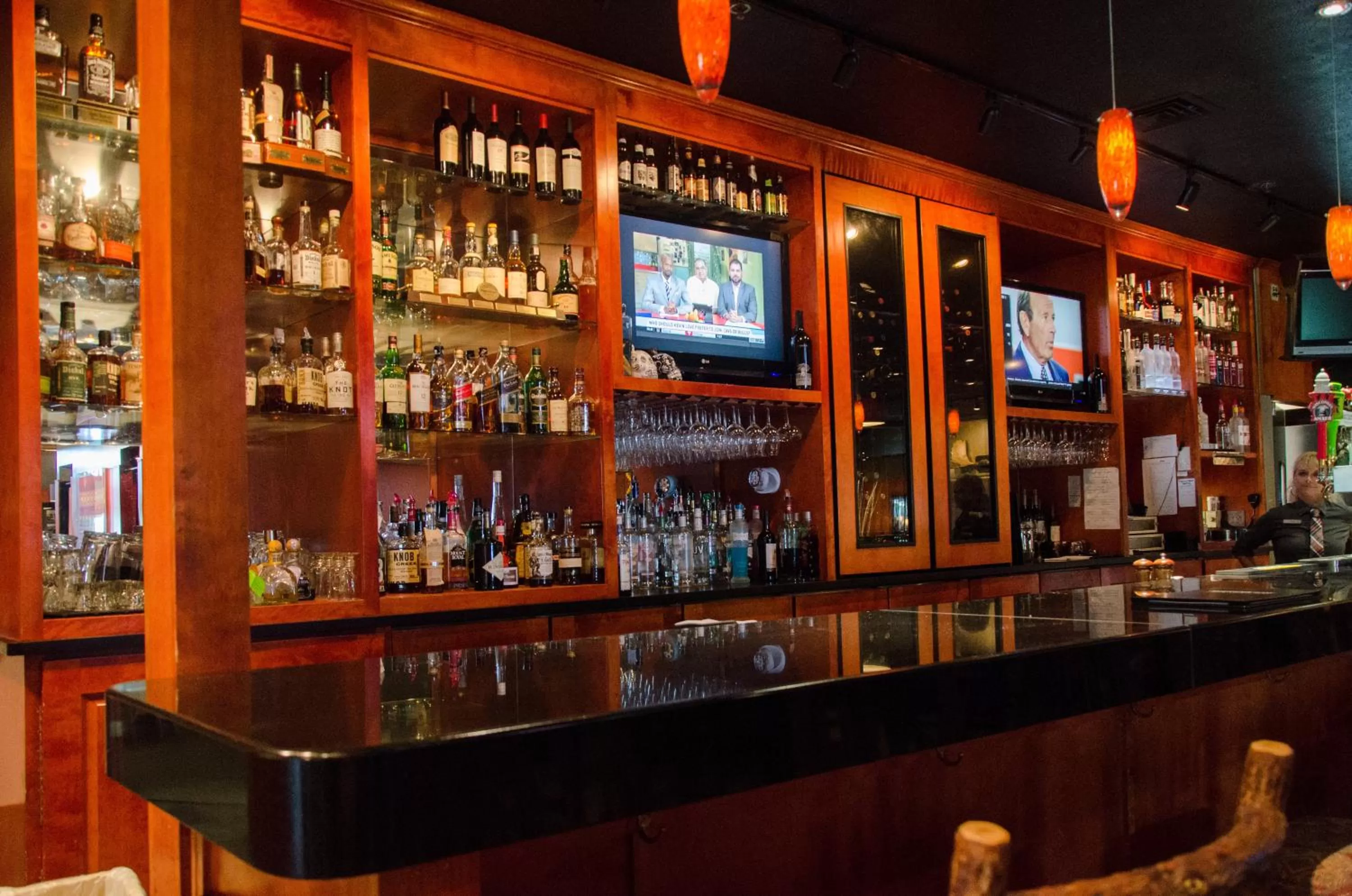 Lounge or bar in Holiday Inn Hotel Pewaukee-Milwaukee West by IHG