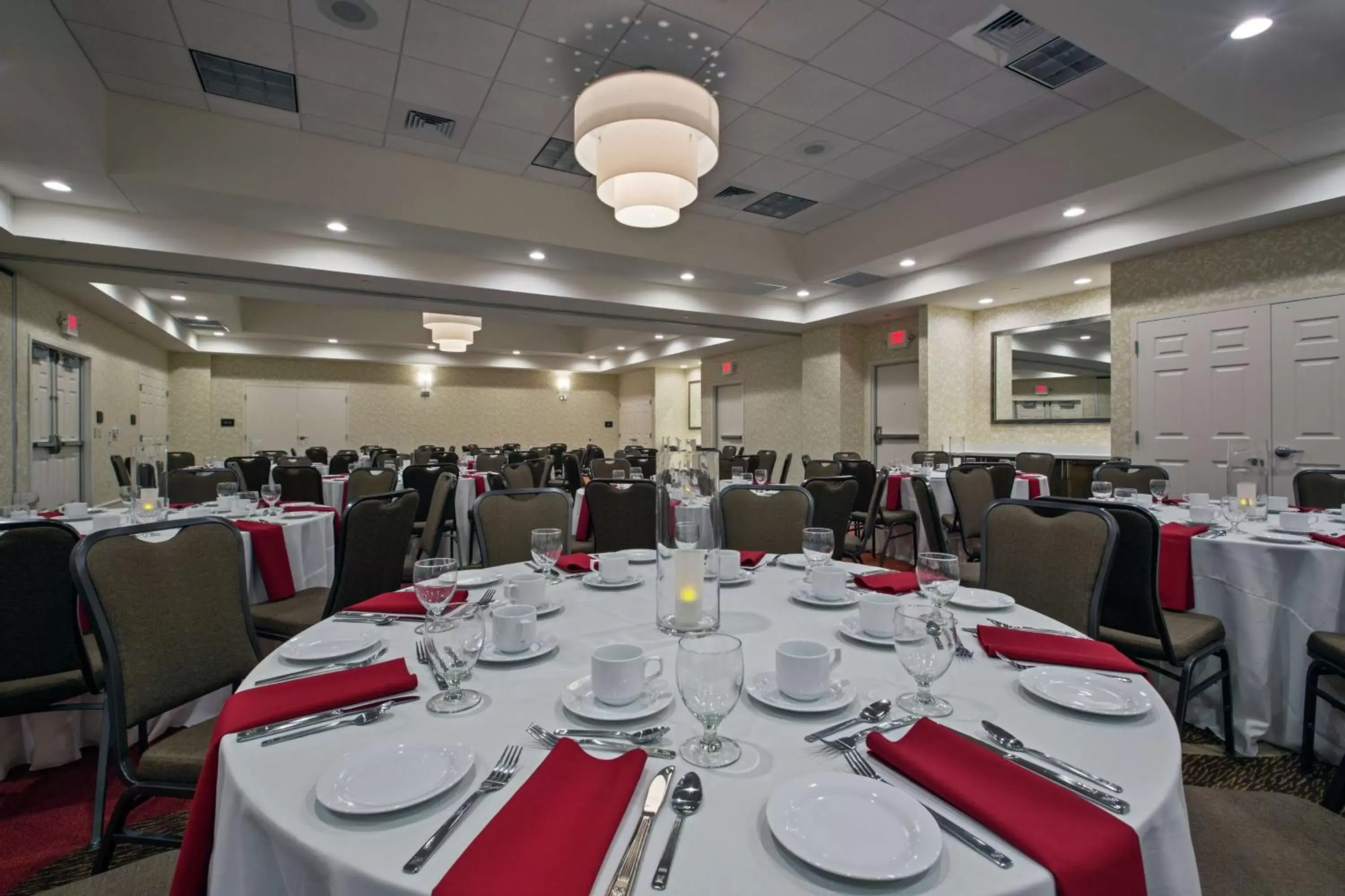 Meeting/conference room, Restaurant/Places to Eat in Hilton Garden Inn Lincoln Downtown/Haymarket