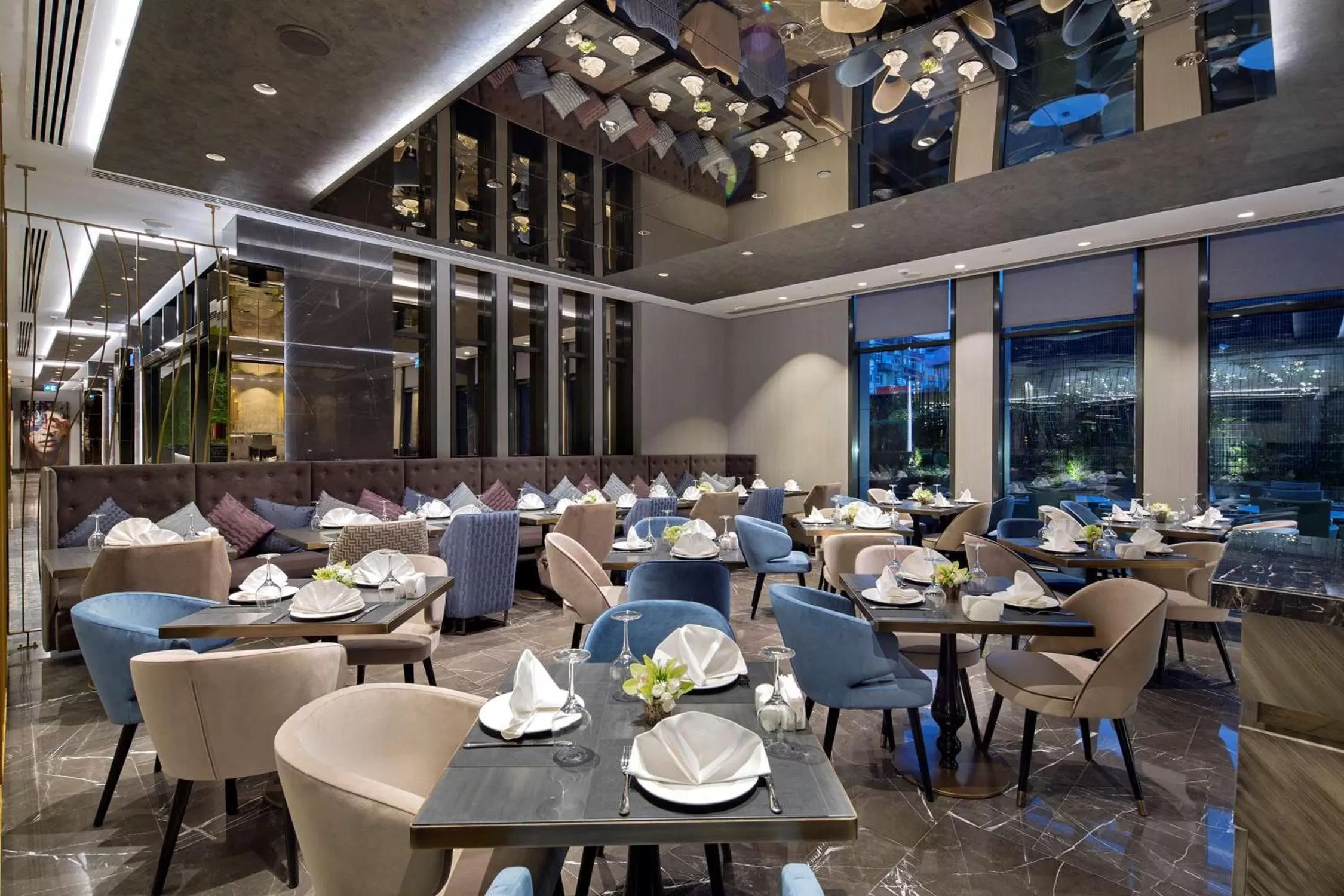 Restaurant/places to eat in DoubleTree by Hilton Istanbul - Piyalepasa