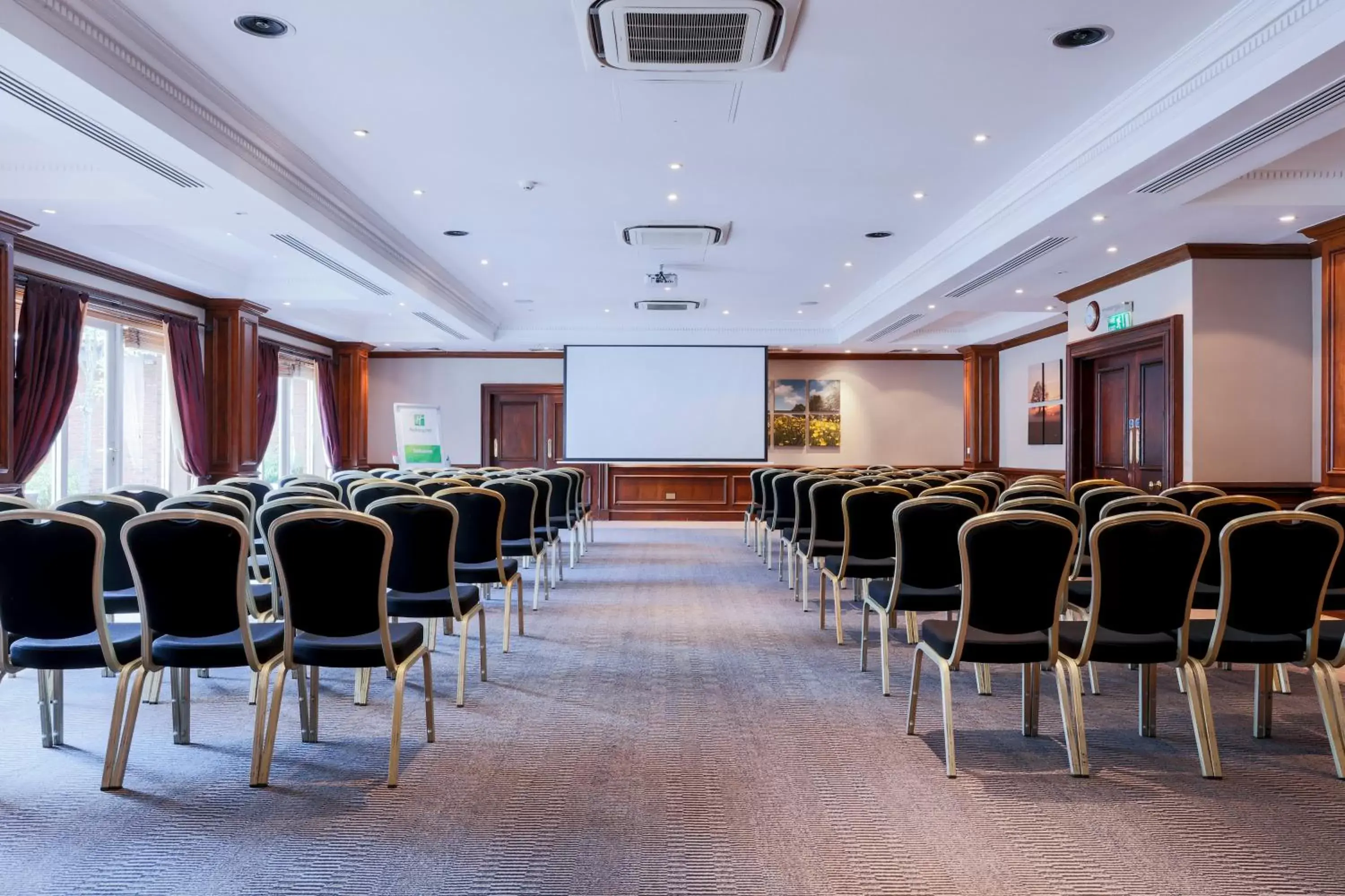 Meeting/conference room in Holiday Inn Guildford, an IHG Hotel