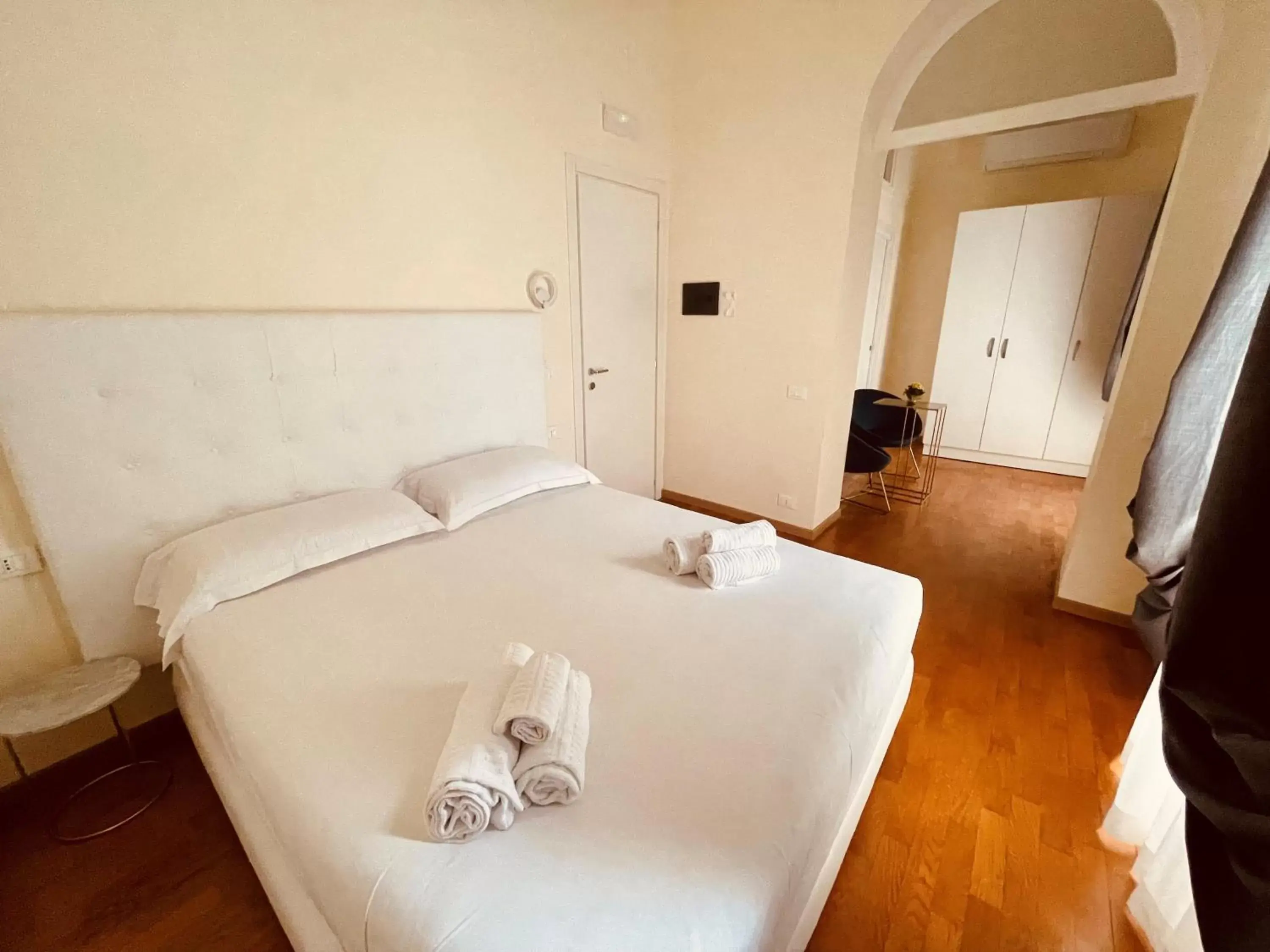 Bed in Trevi Rome Suite
