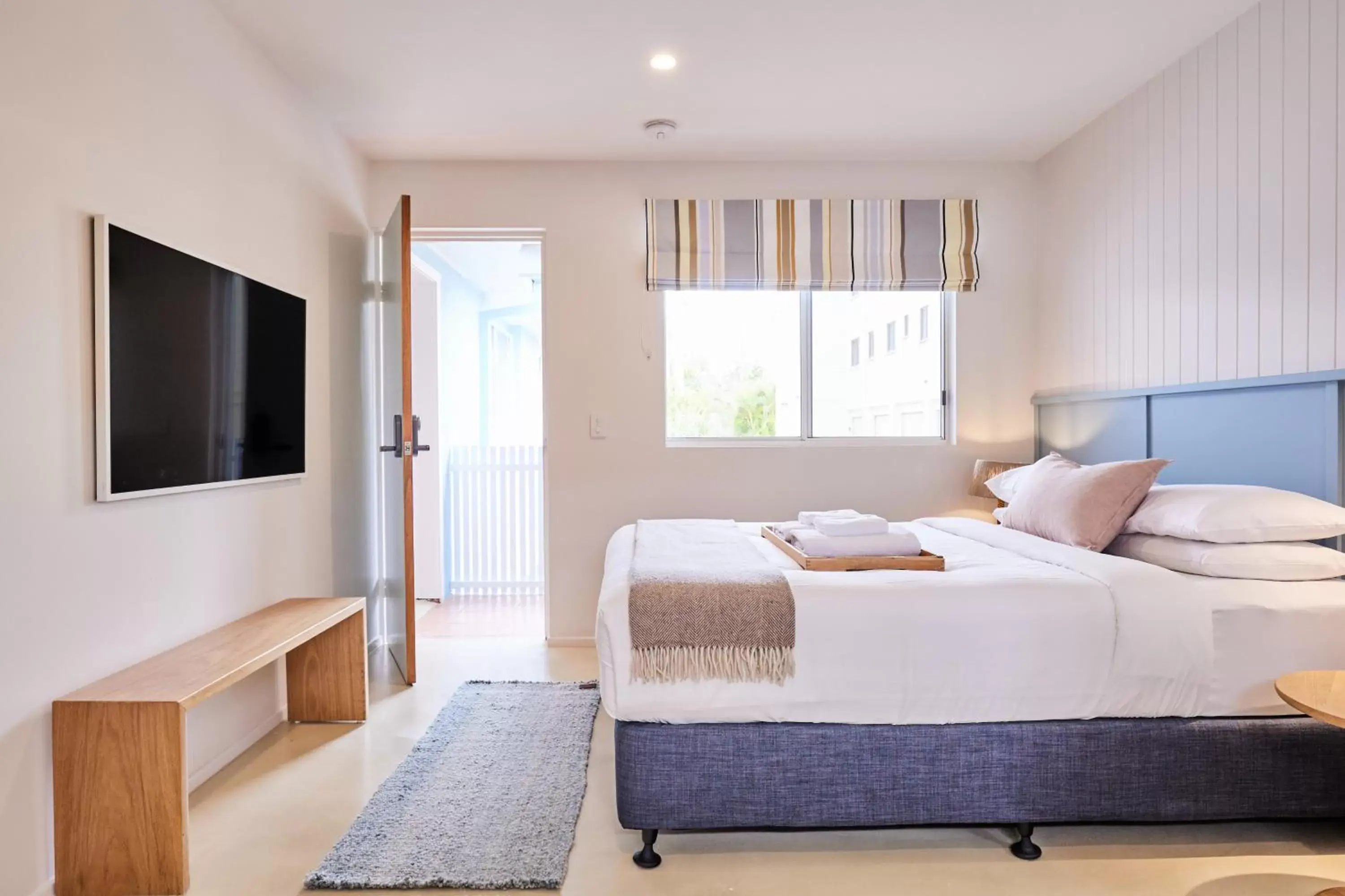 Bedroom, Bed in The Blue Water, Dreamtime Beach