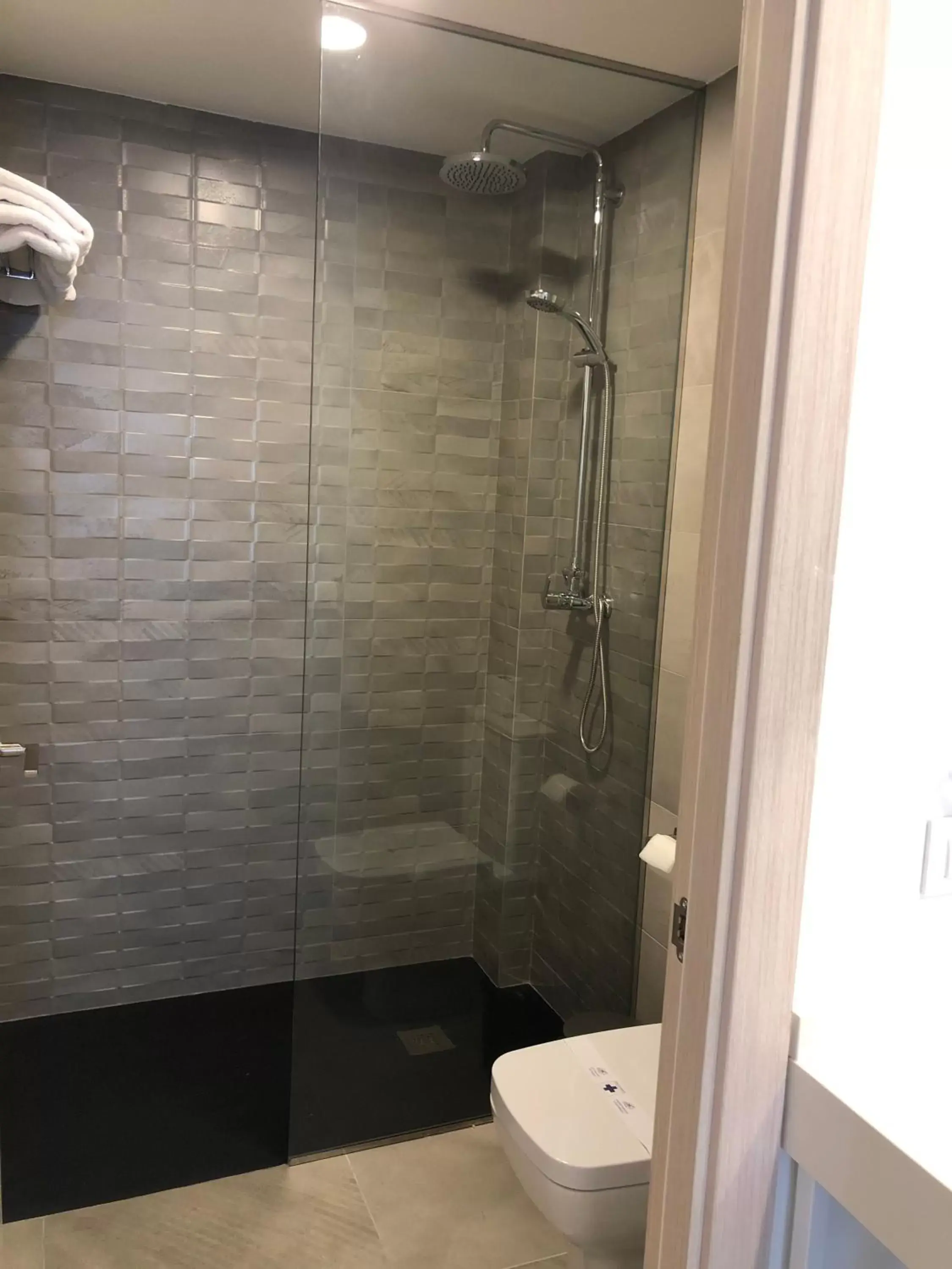 Shower, Bathroom in Hotel Gran Sol De Extremadura