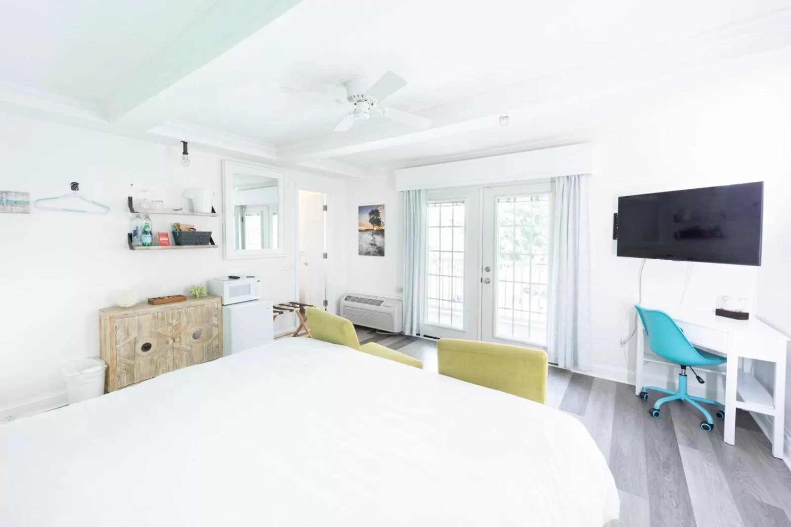 Bed in Canalside Inn