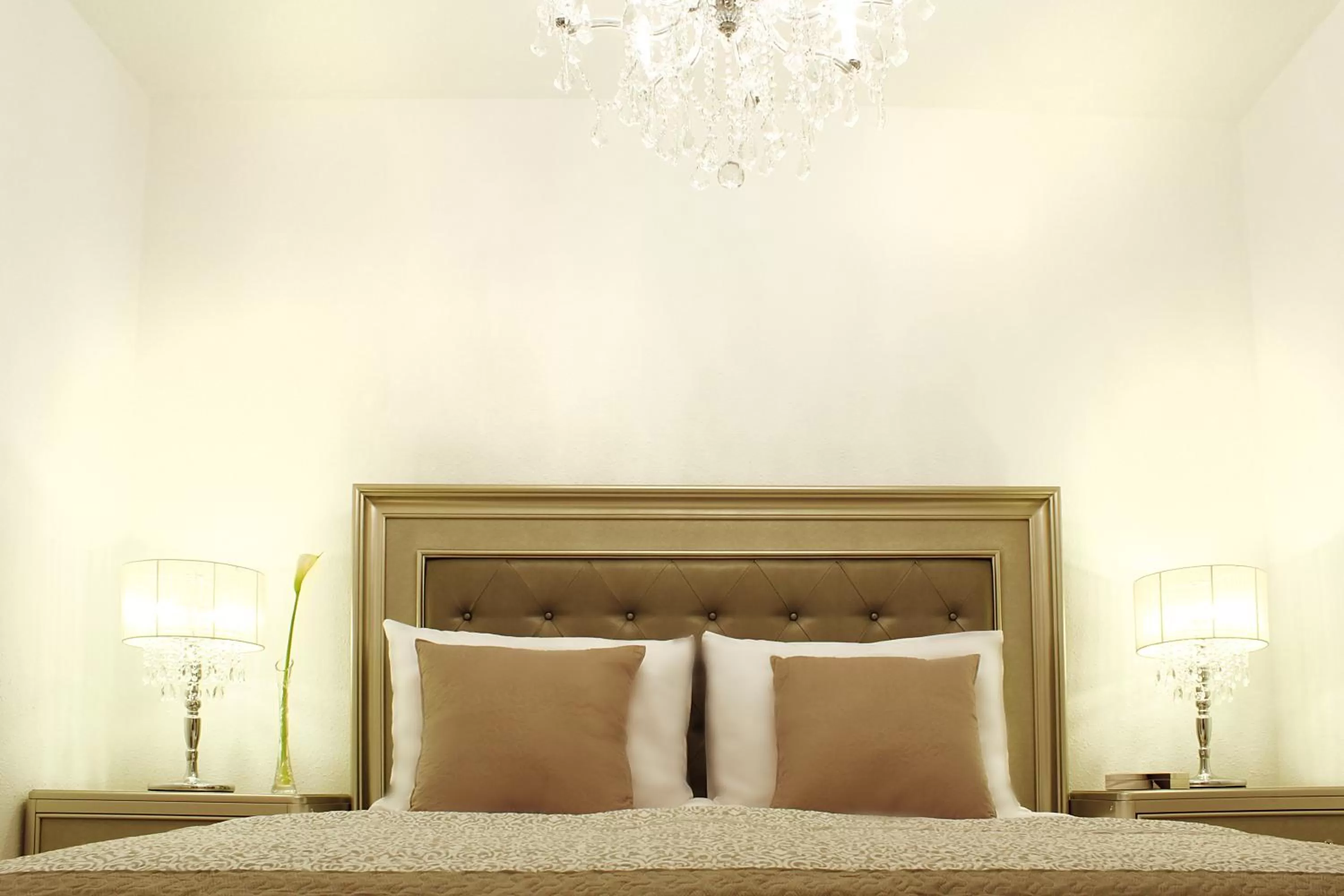 Bed in Milford Suites Budapest