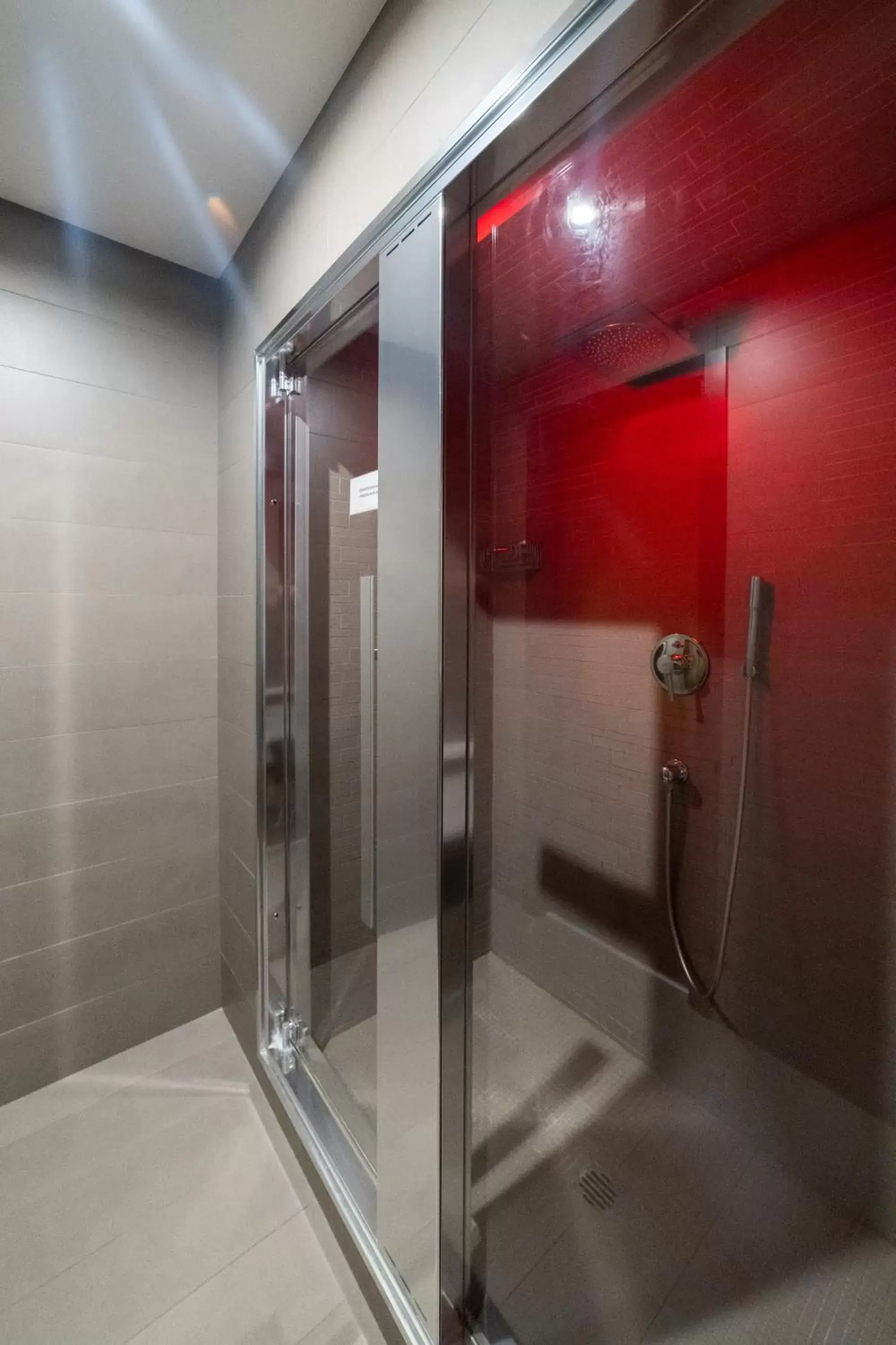 Shower, Bathroom in Parco Dei Principi Hotel Congress & SPA