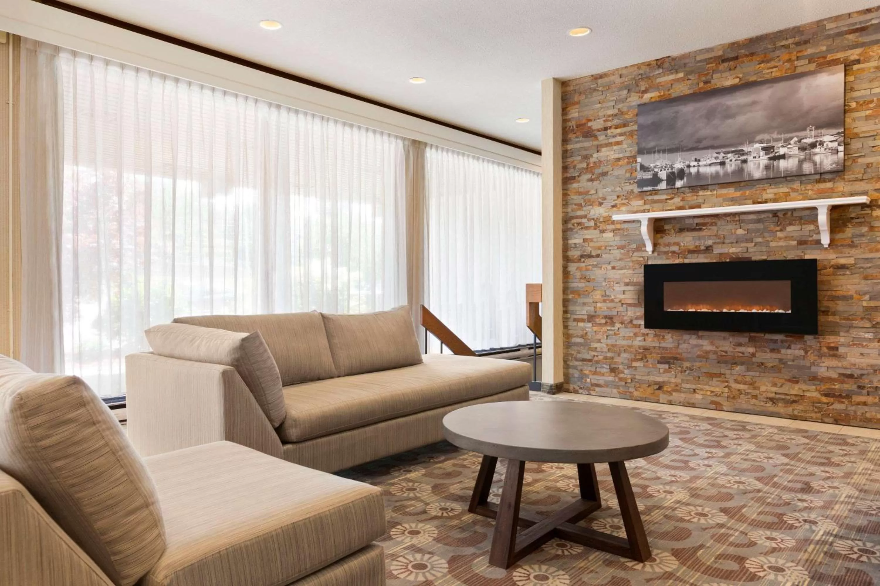 Lobby or reception in Travelodge by Wyndham Sydney