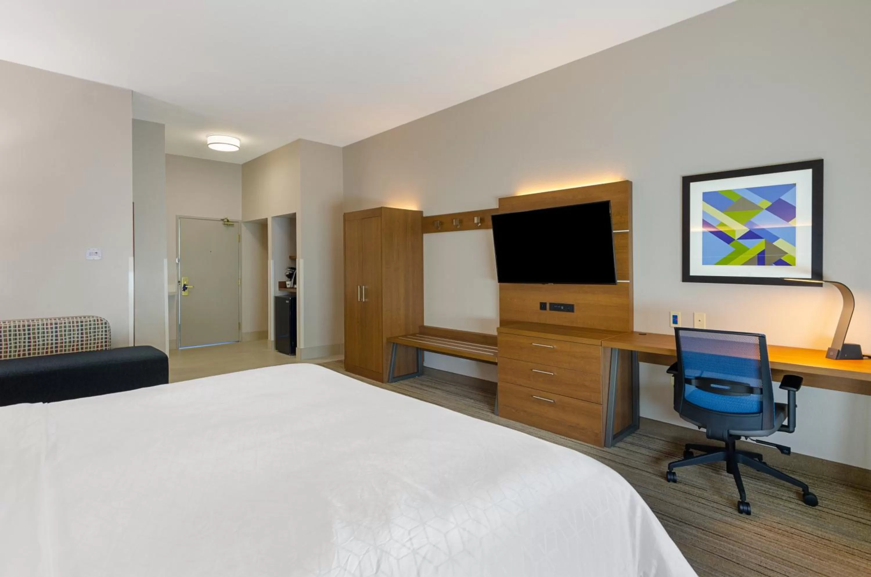 Bedroom, Bed in Holiday Inn Express Hotel & Suites Weston by IHG