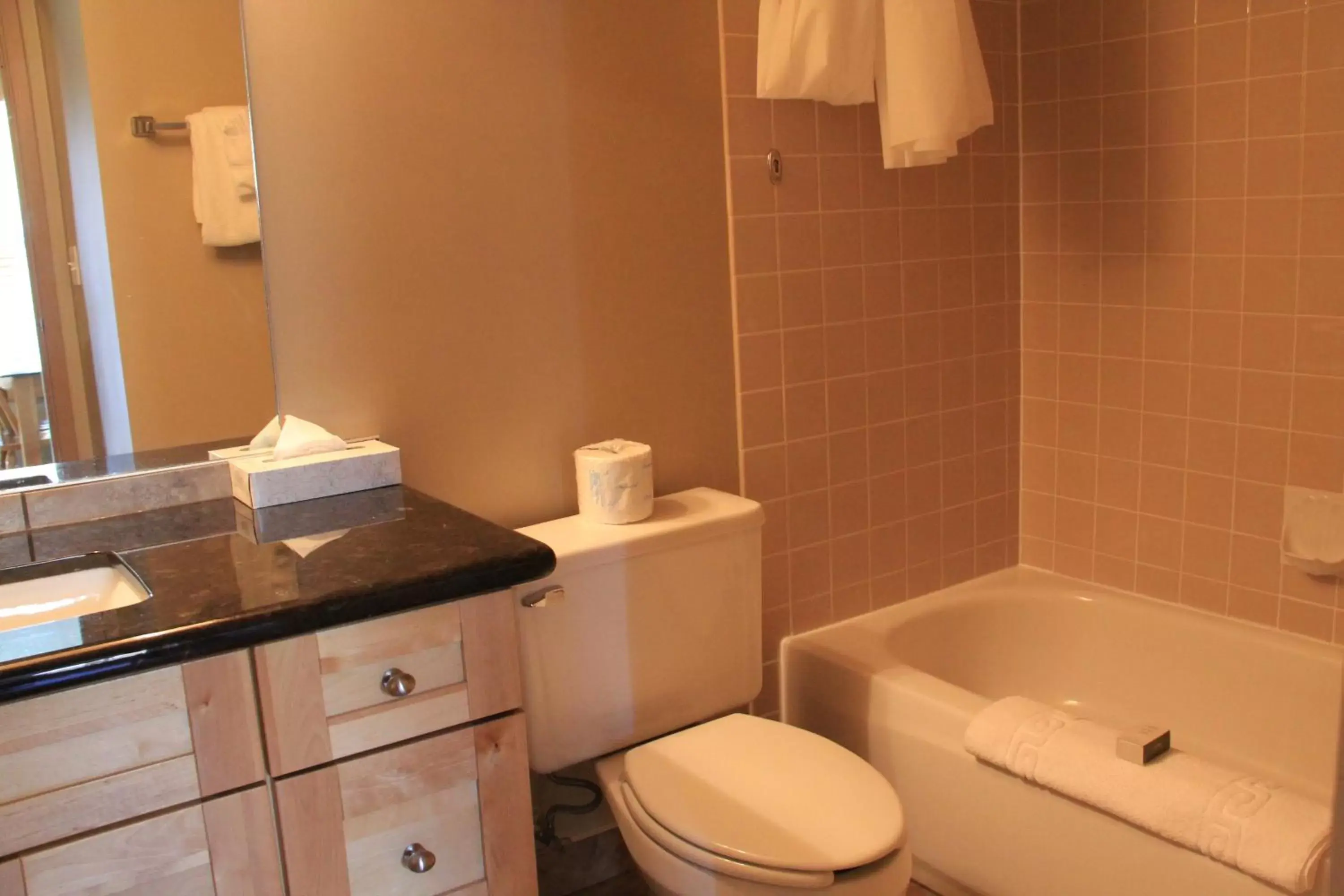 Shower, Bathroom in Waterton Lakes Lodge Resort