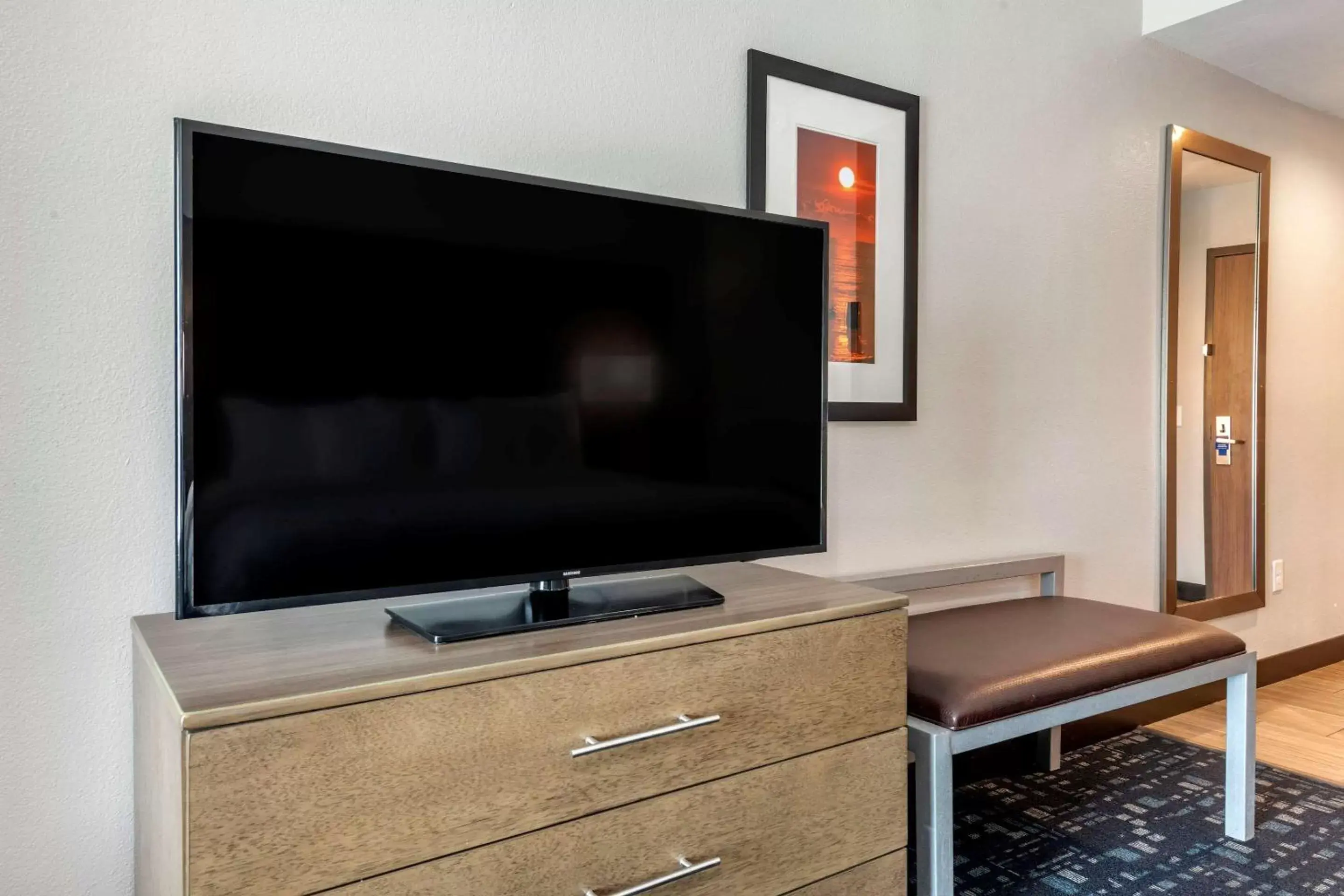 Photo of the whole room, TV/Entertainment Center in Comfort Suites Fort Lauderdale Airport & Cruise Port