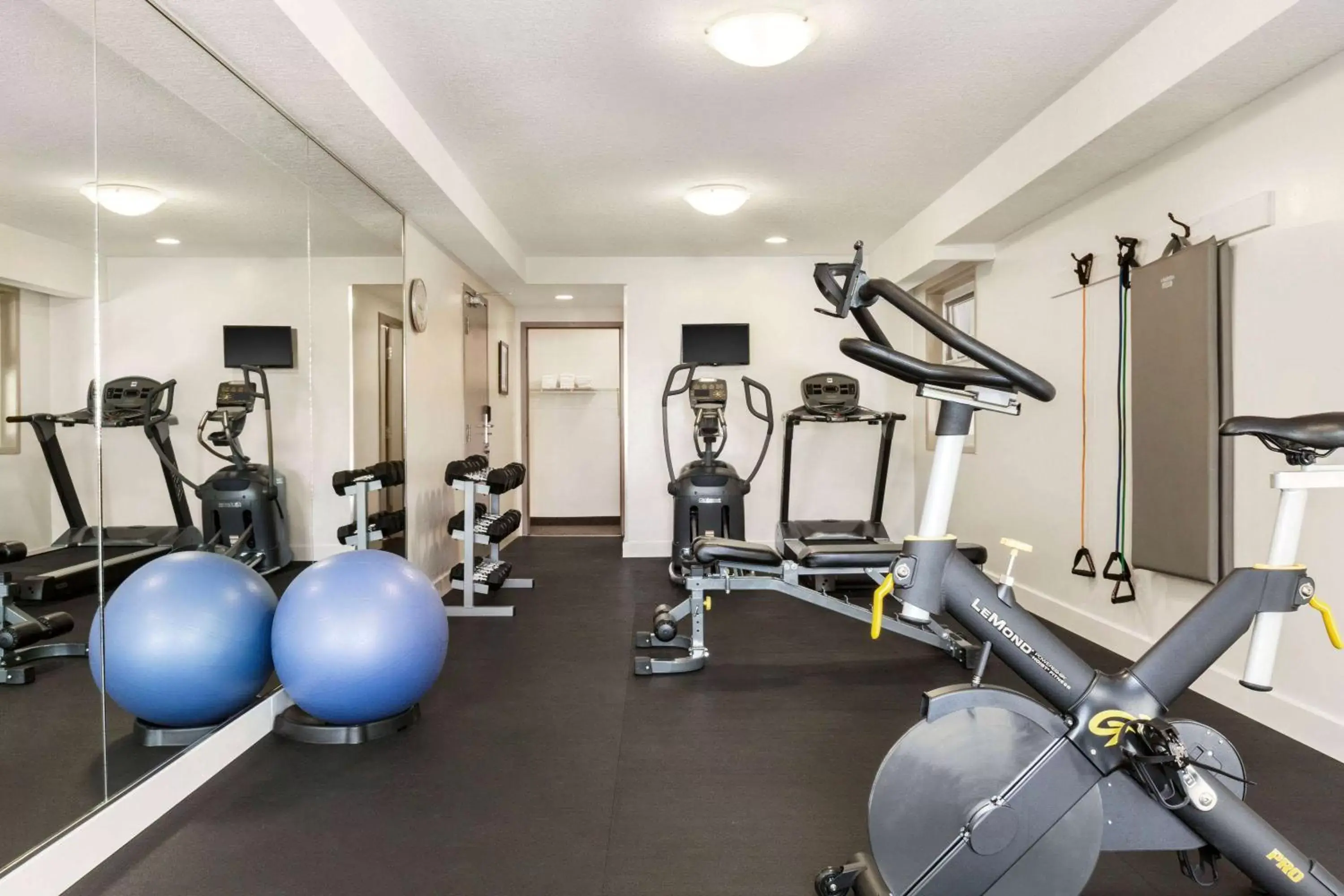 Fitness Center/Facilities in Days Inn by Wyndham Victoria Airport Sidney