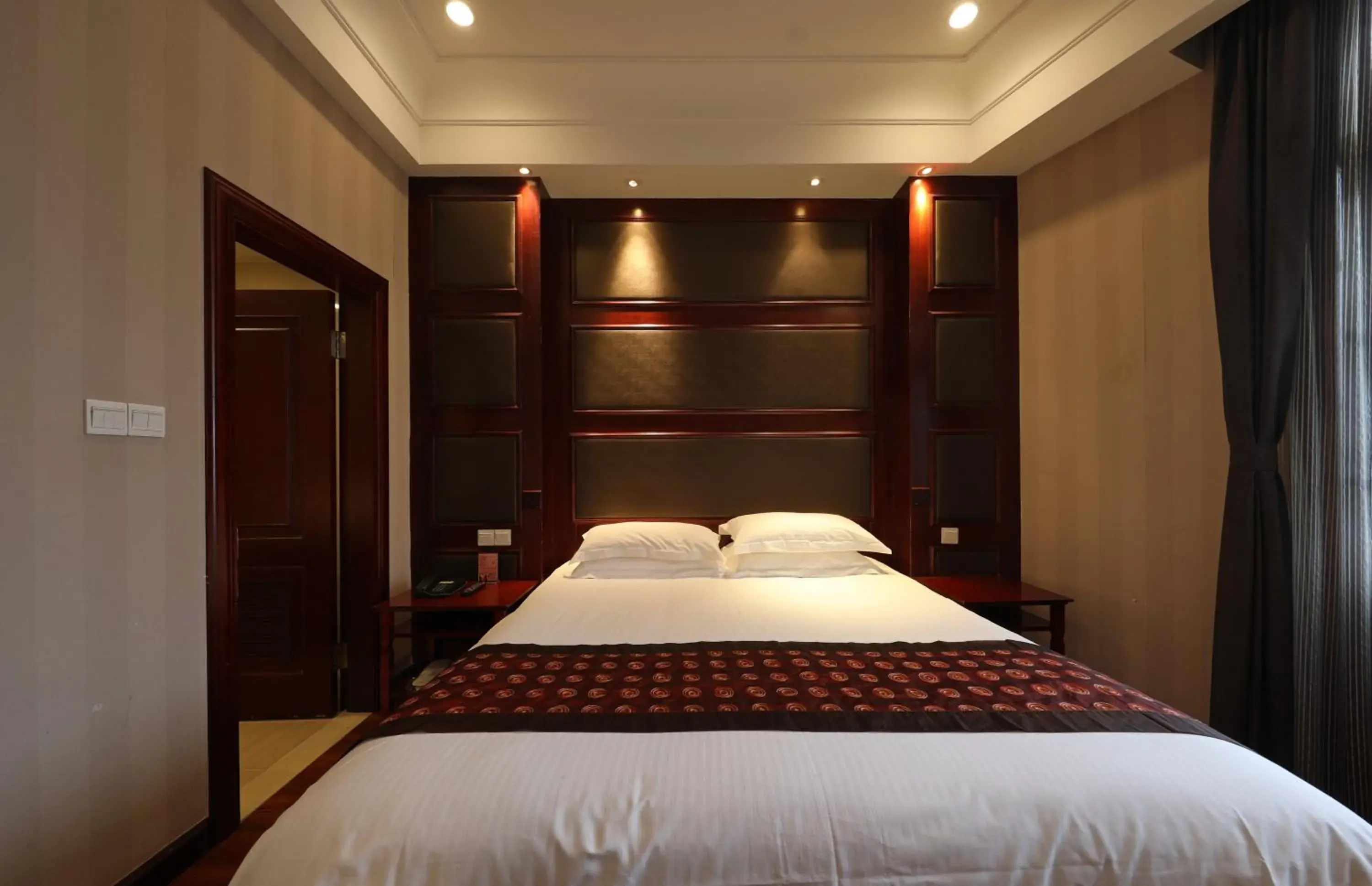 Photo of the whole room, Bed in Seventh Heaven Hotel