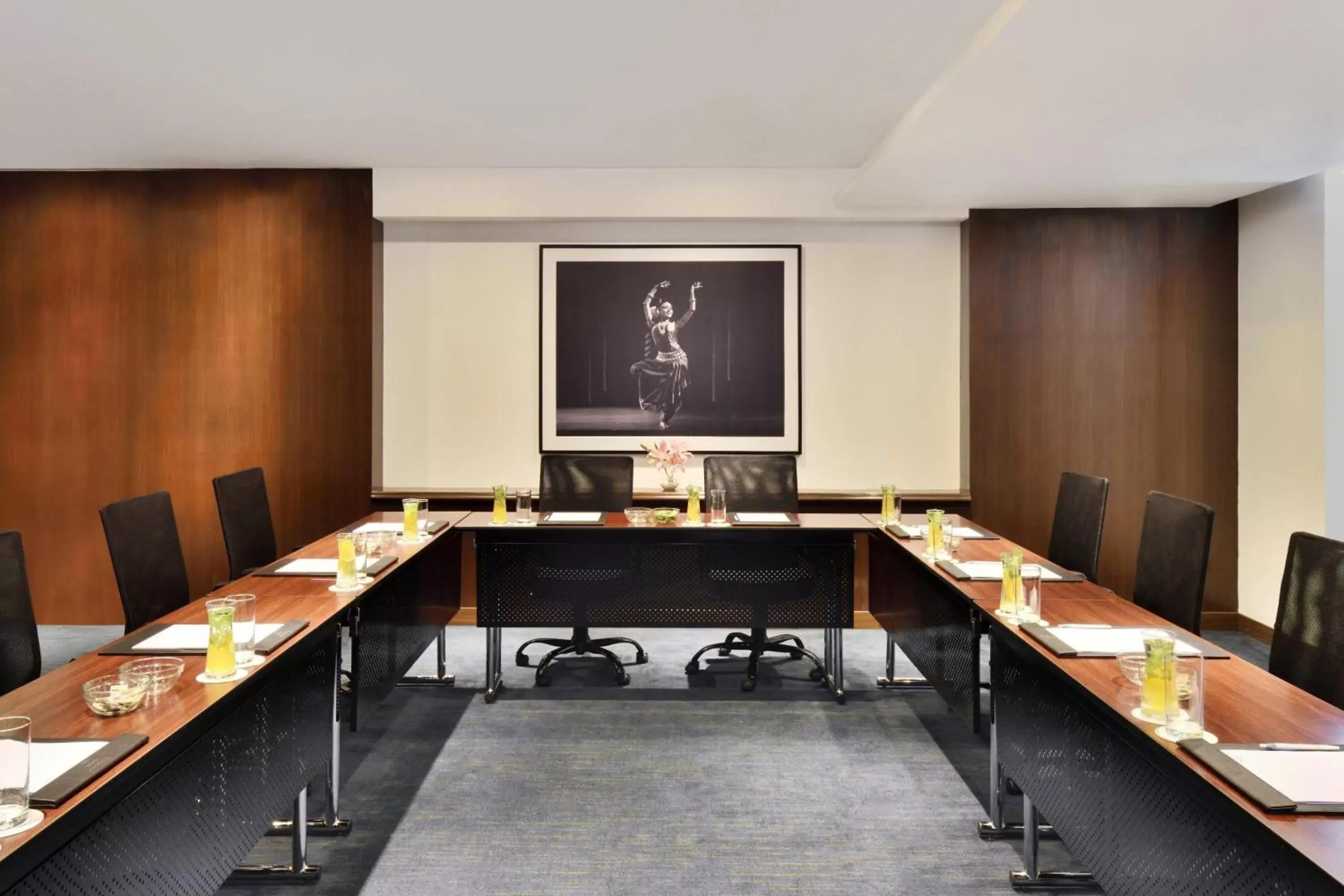 Meeting/conference room in Fairfield by Marriott Chennai OMR