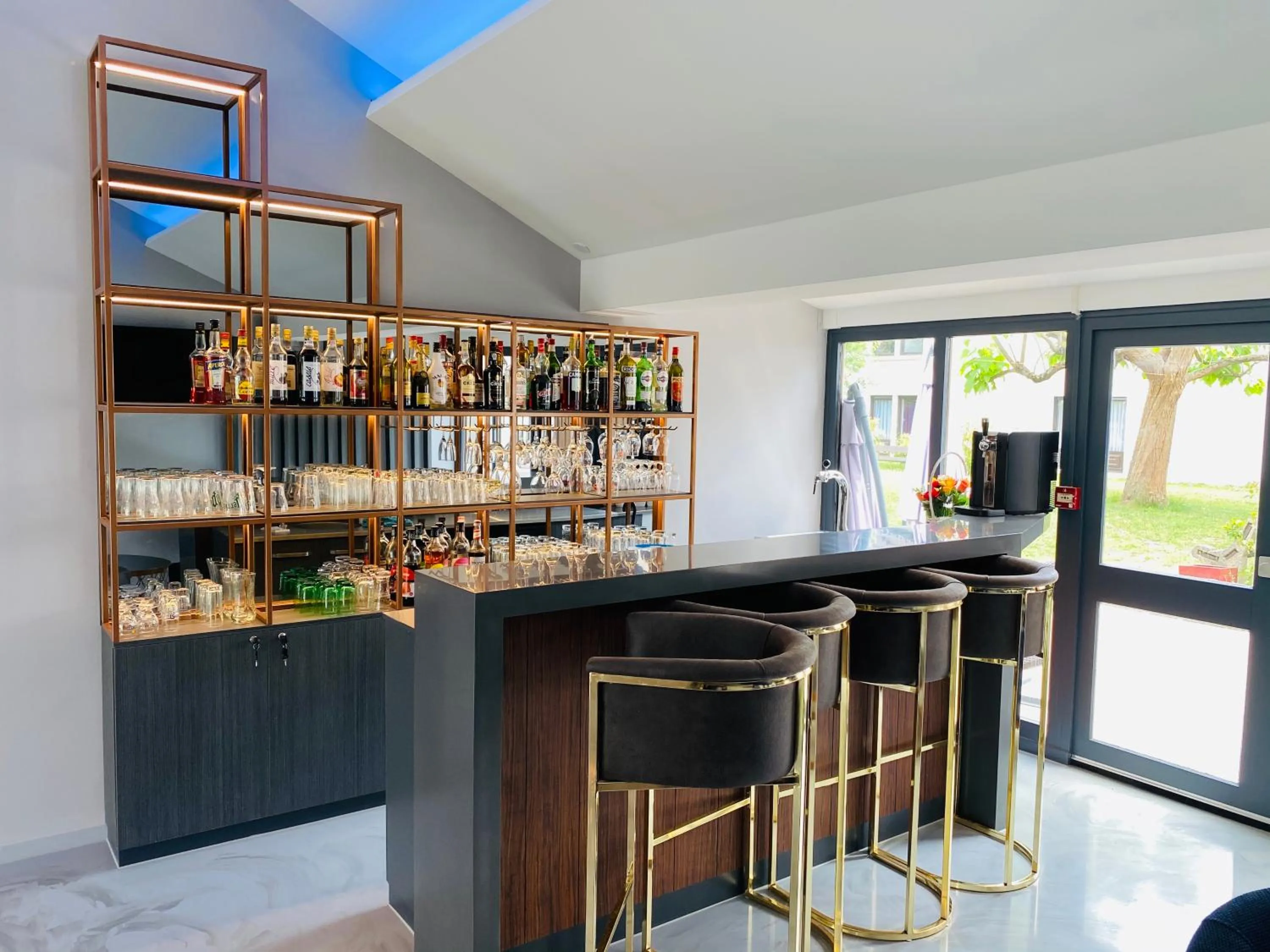 Lounge or bar in Kyriad Hotel Meaux