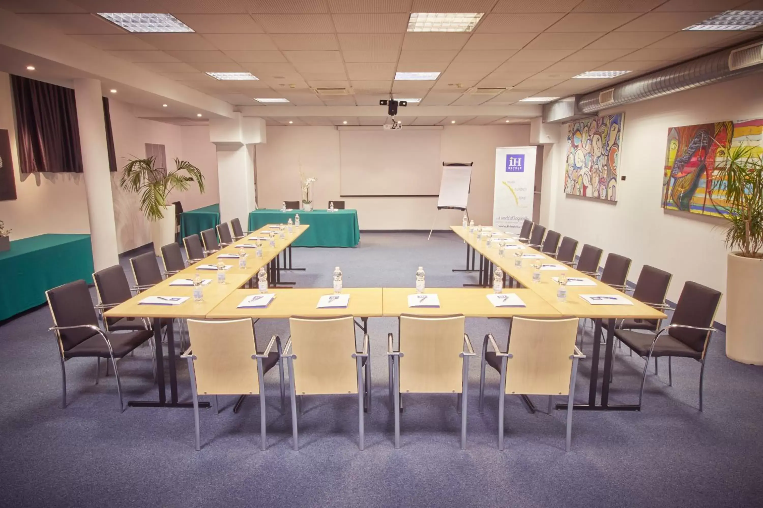 Meeting/conference room in iH Hotels Milano Gioia