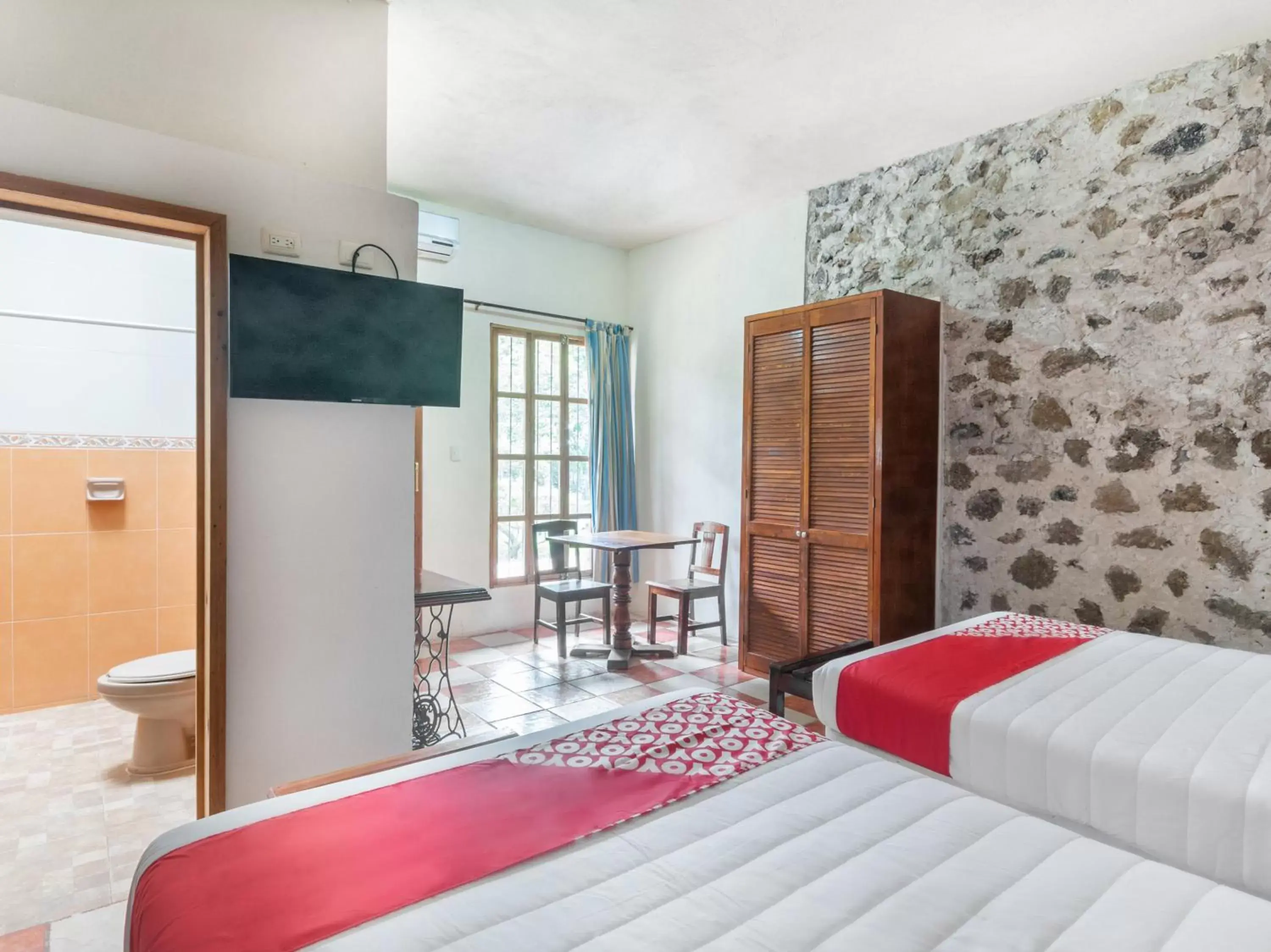 TV and multimedia, Bed in Rancho Hotel El Carmen