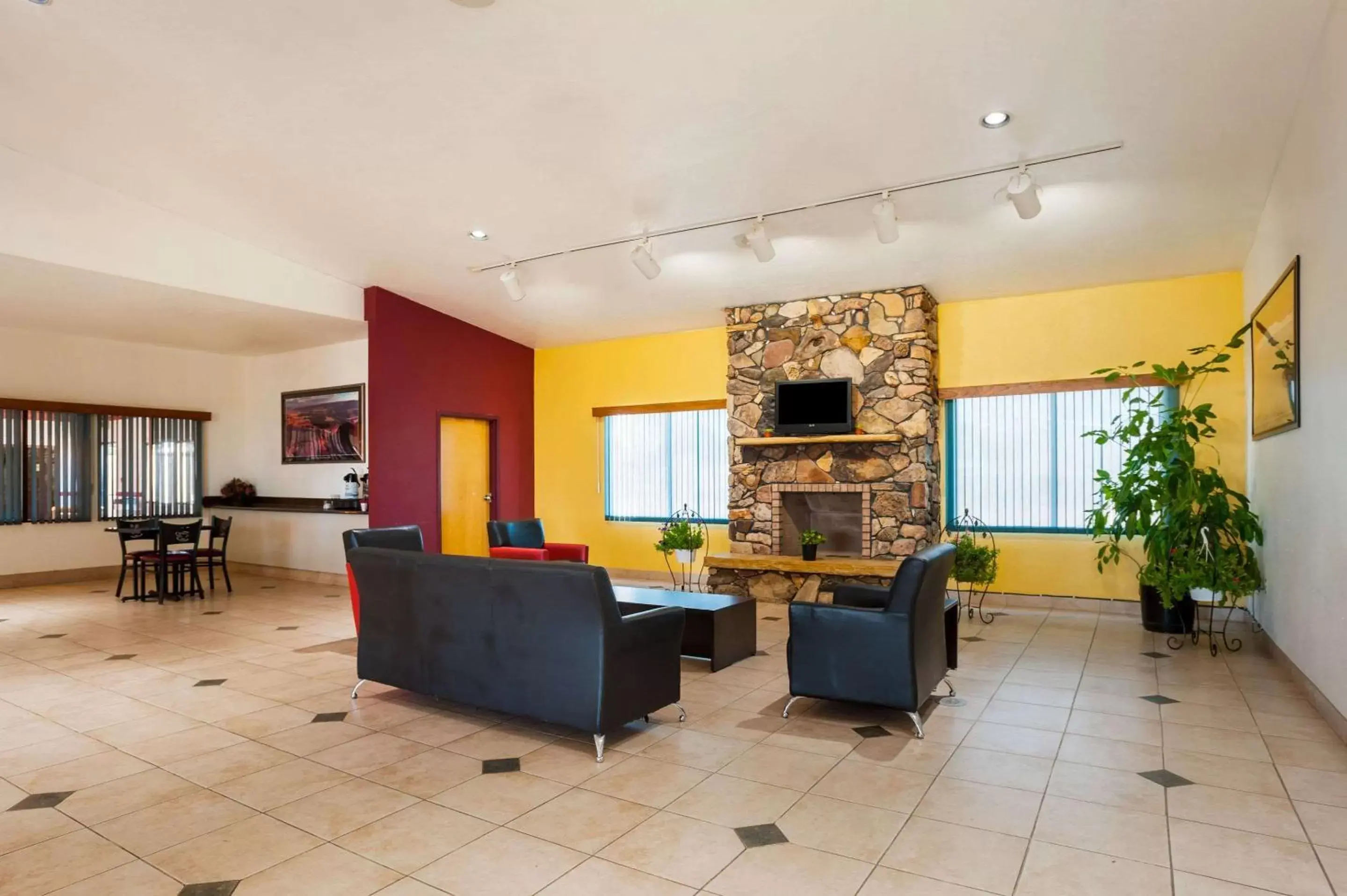 Lobby or reception, Seating Area in Rodeway Inn & Suites Blanding