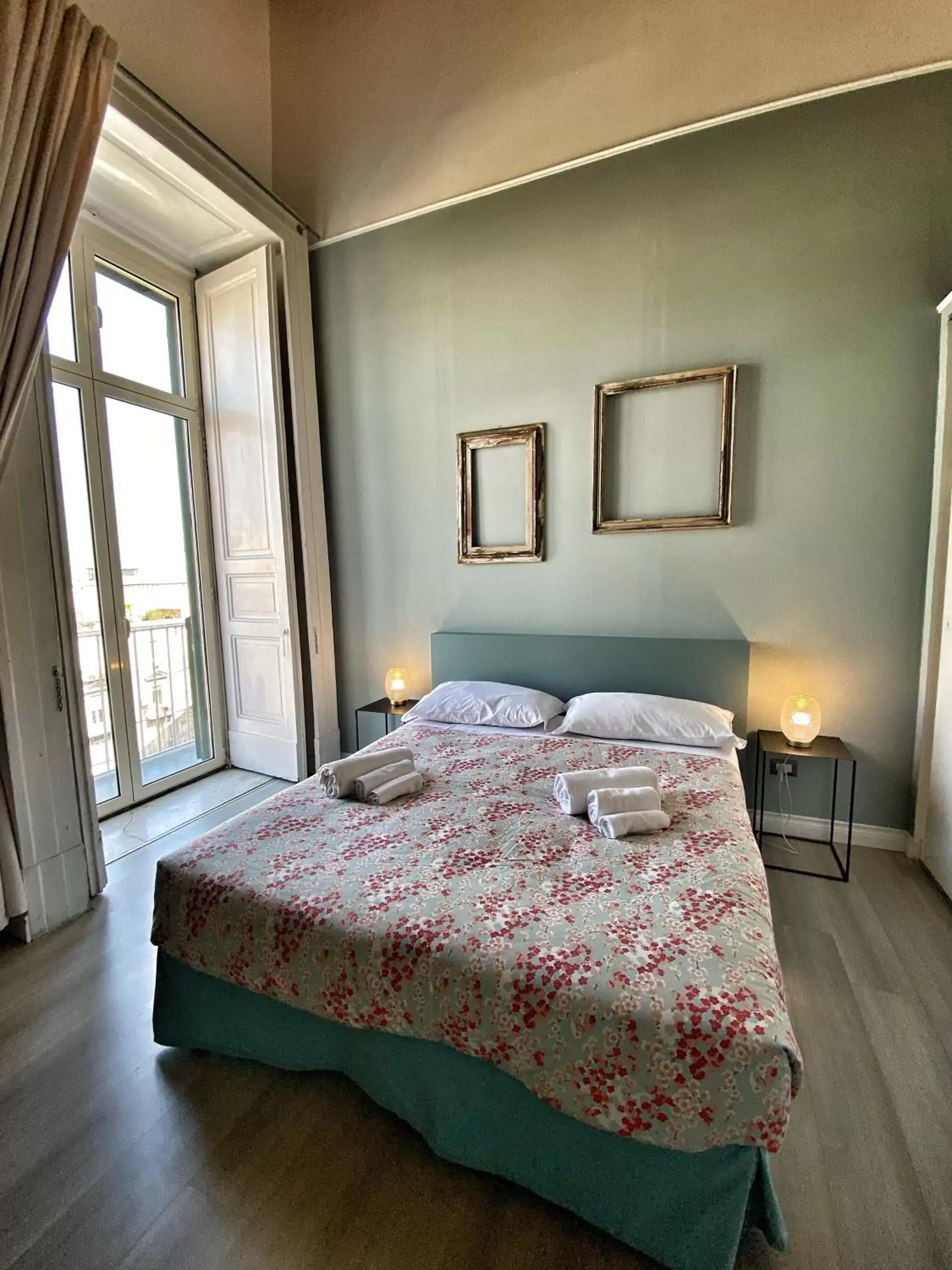 Bedroom, Bed in Bellini View
