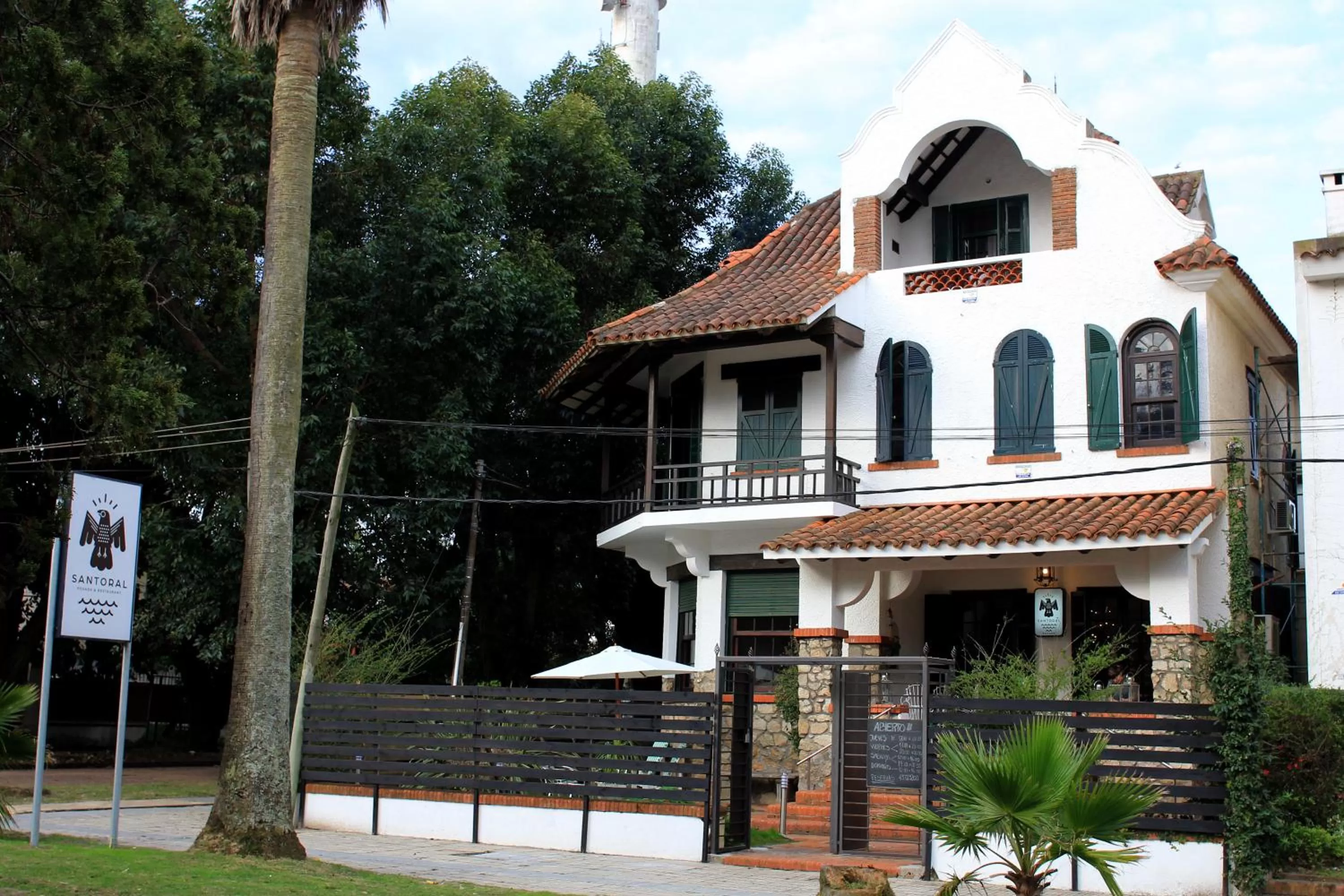 Facade/entrance, Property Building in Santoral Restaurante y Posada Pet Friendly