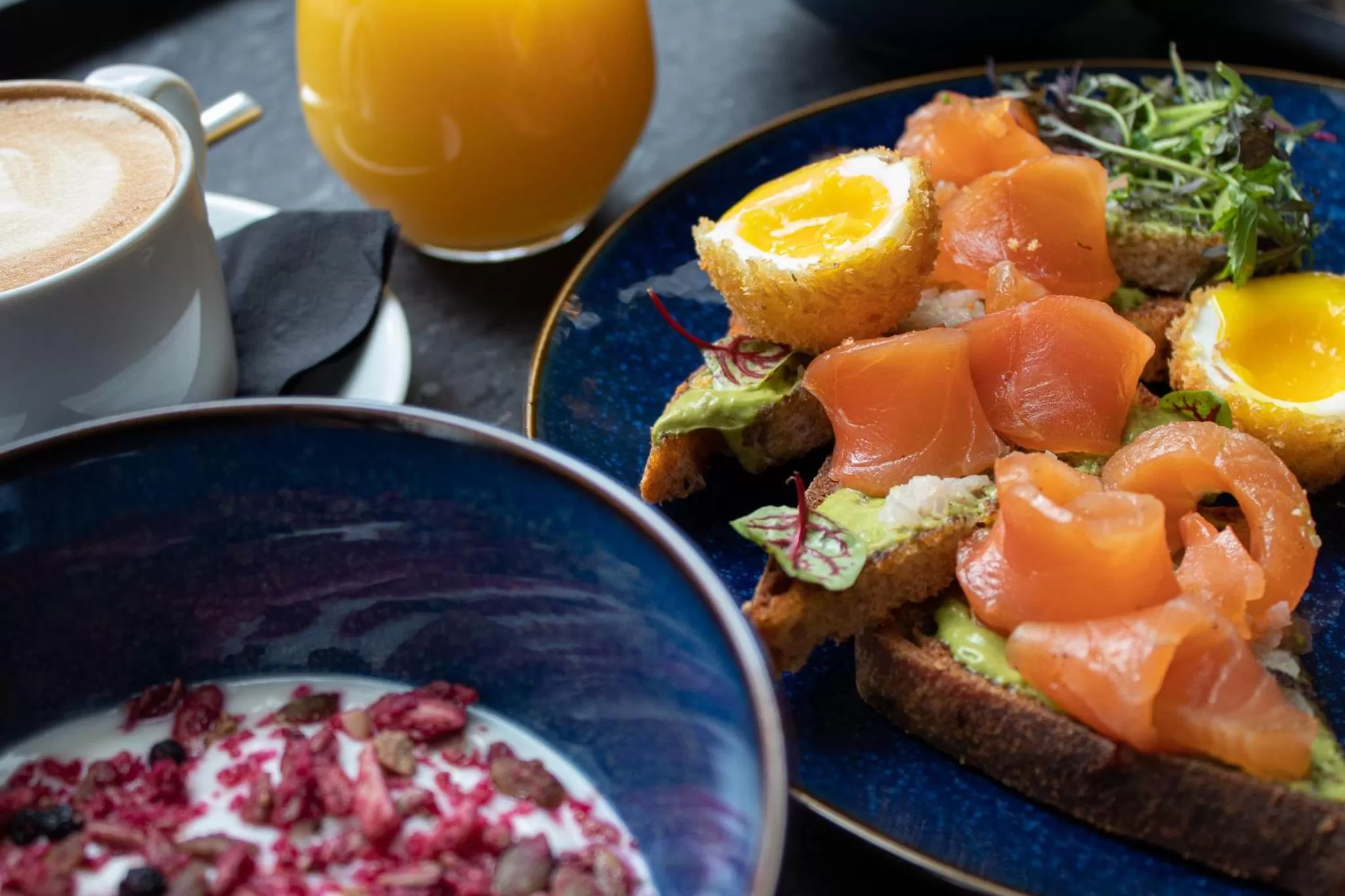 Restaurant/places to eat in Hotel Monville