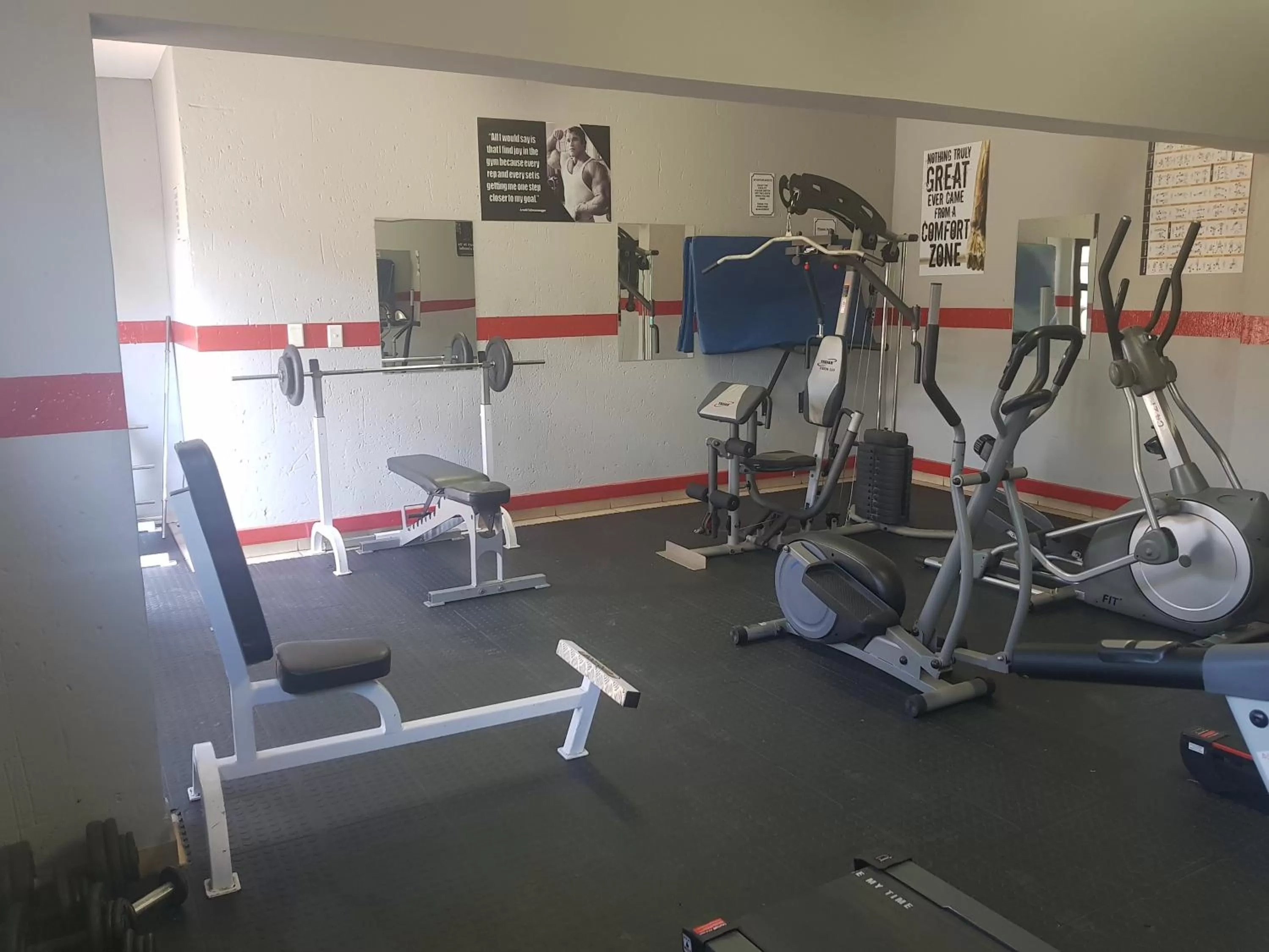 Fitness centre/facilities in Europrime Hotel