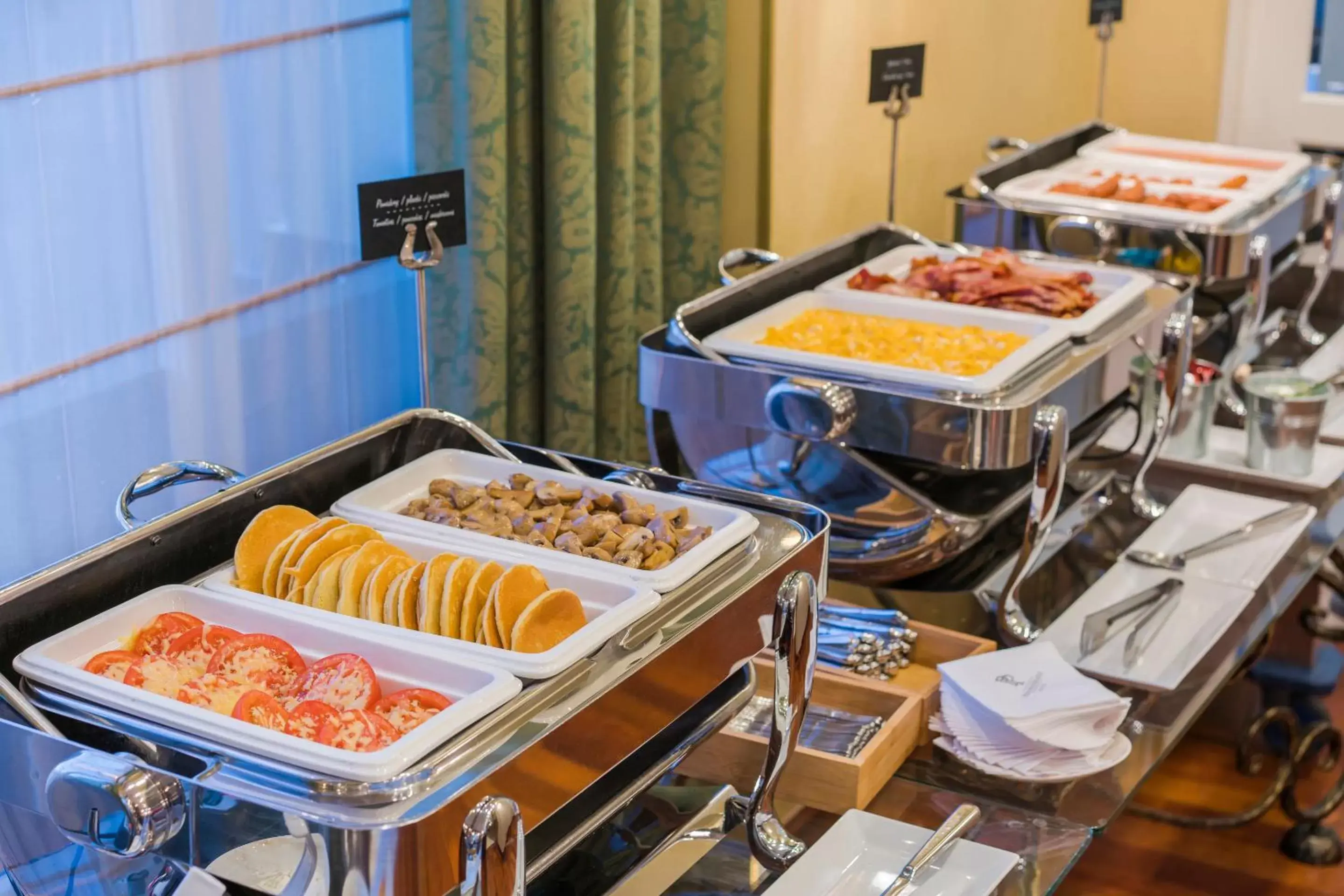 Buffet breakfast, Food in Hotel Polonia Palace