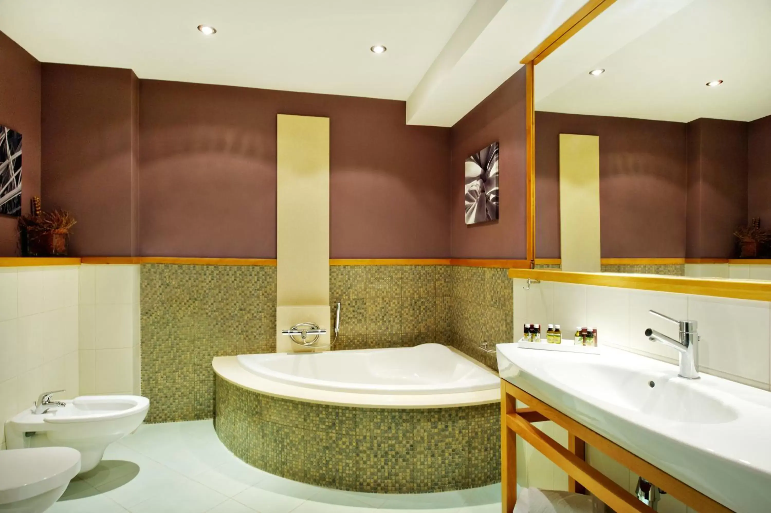 Bathroom in Grand Hotel Boutique