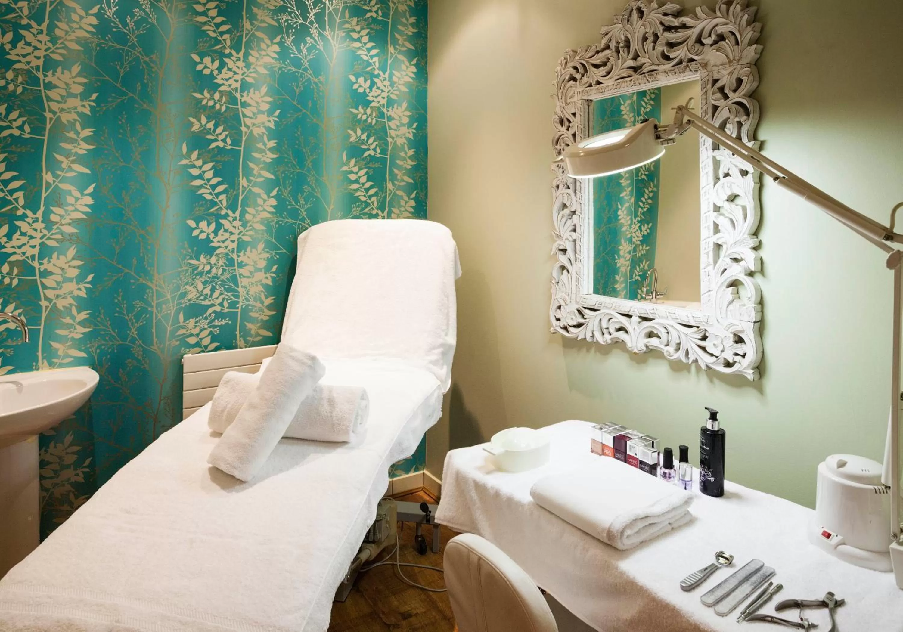 Spa and wellness centre/facilities in Clayton Hotel Cardiff Lane